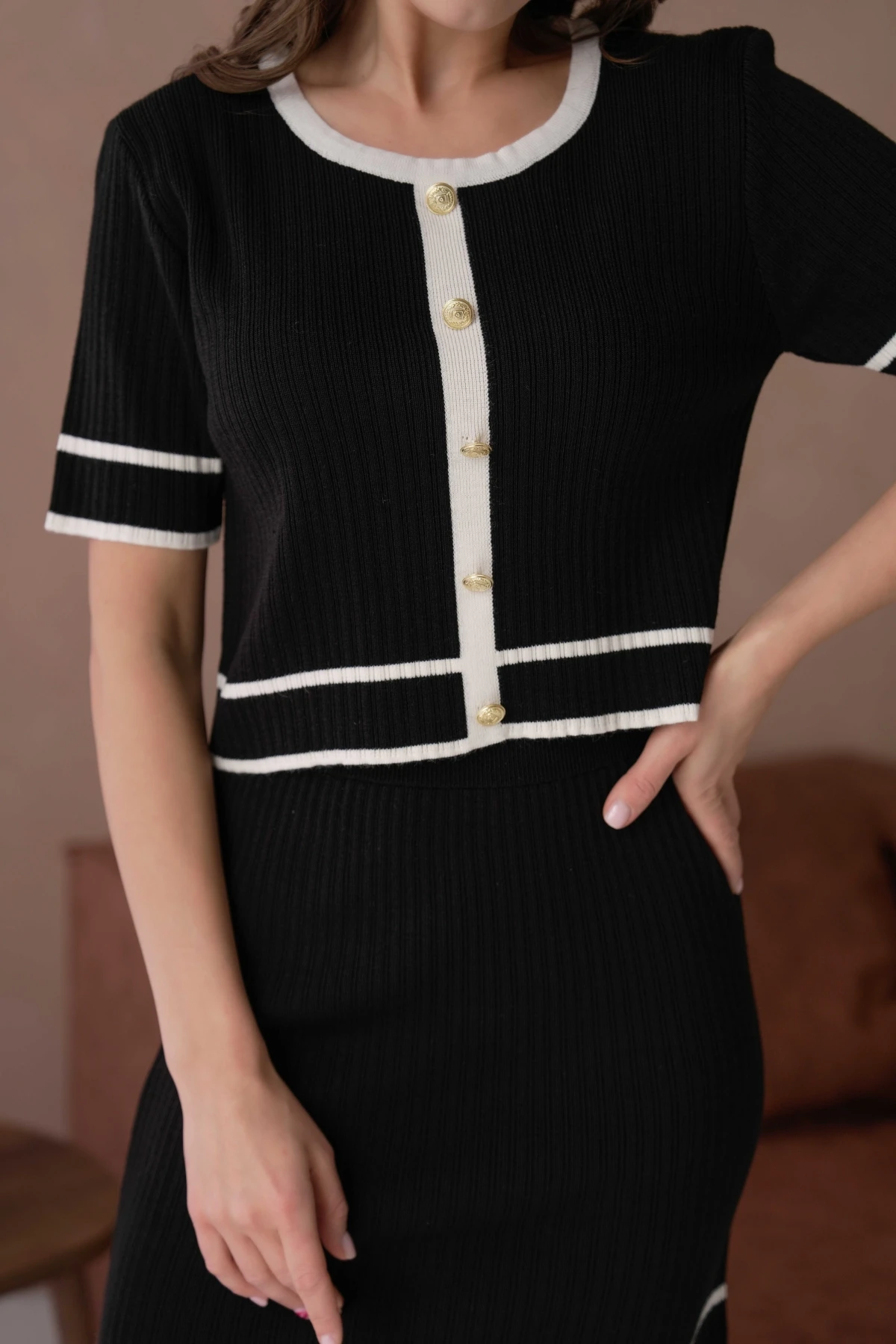 Bisiklet Yaka Düğme Detaylı Etek Bel Lastikli Bluz Etek İkili Triko Takım