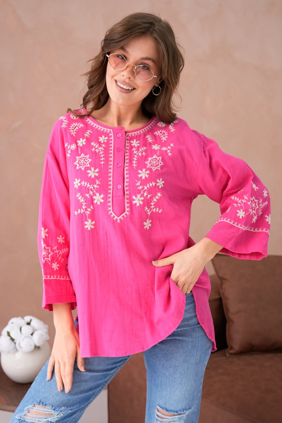 Yuvarlak Yaka Nakış İşleme Taş Detaylı Geniş Kol Salaş Dokuma Tunik