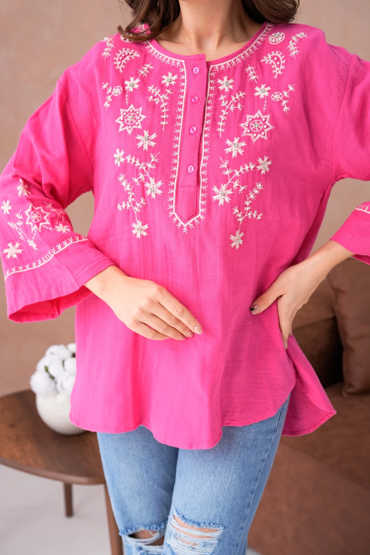 Yuvarlak Yaka Nakış İşleme Taş Detaylı Geniş Kol Salaş Dokuma Tunik