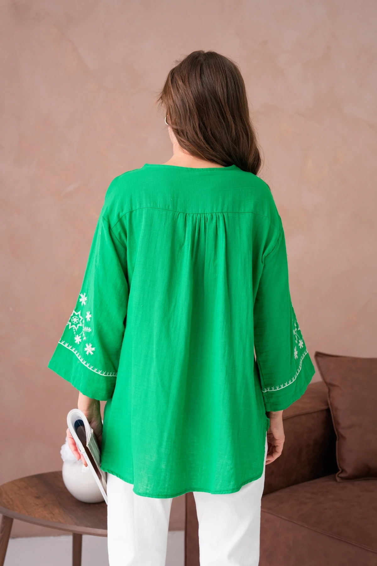 Yuvarlak Yaka Nakış İşleme Taş Detaylı Geniş Kol Salaş Dokuma Tunik