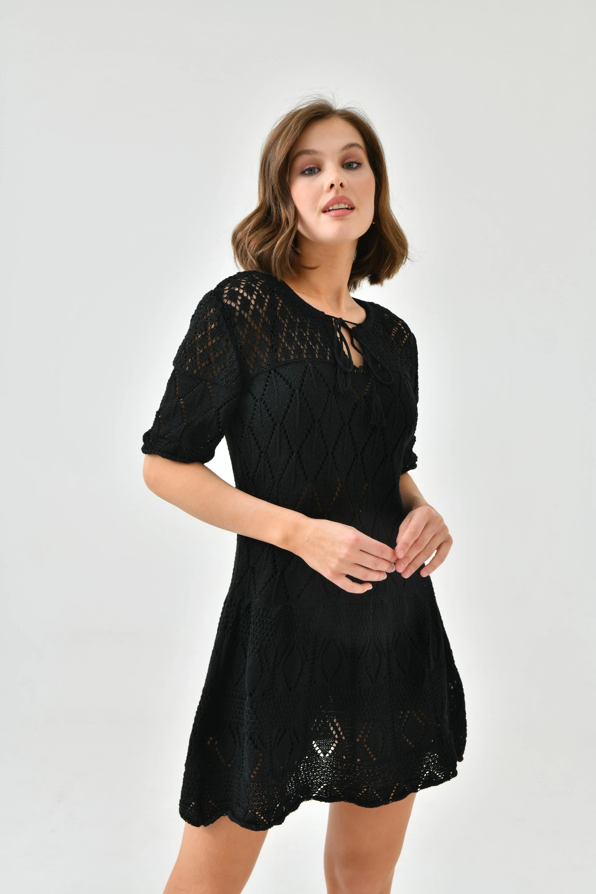 Bağlama Yakalı Ajurlu Kısa Kol Triko Elbise