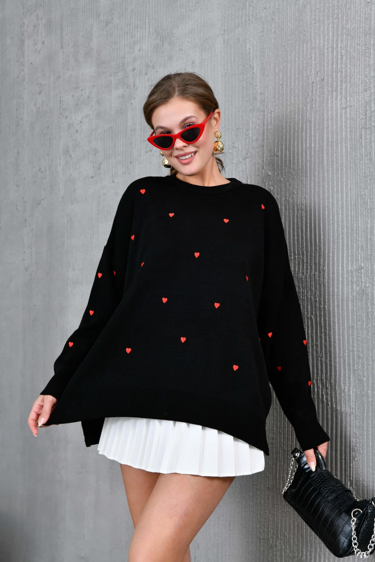 Kadın Bisiklet Yaka Kalp İşlemeli Yırtmaçlı Salaş Triko Kazak