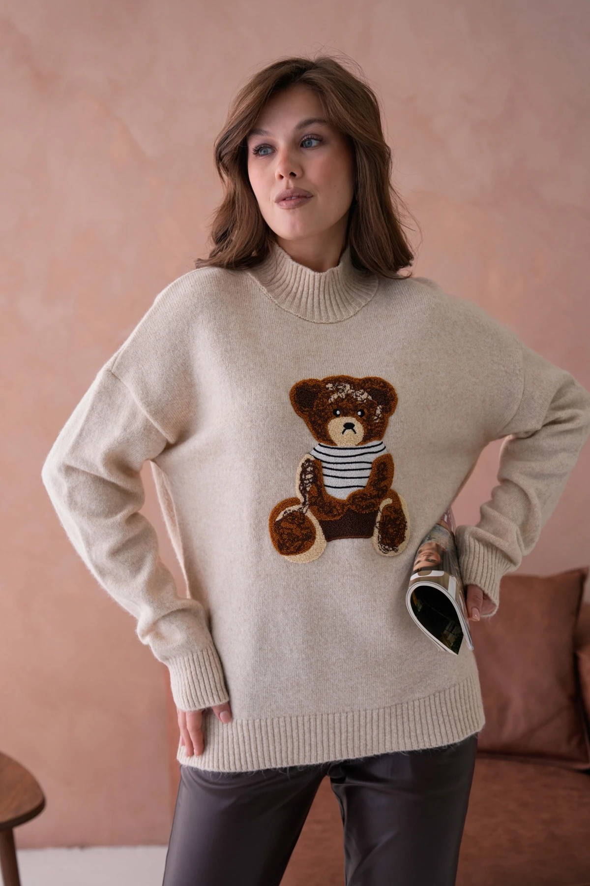 Kadın Bisiklet Yaka Nakış Detaylı Salaş Triko Kazak