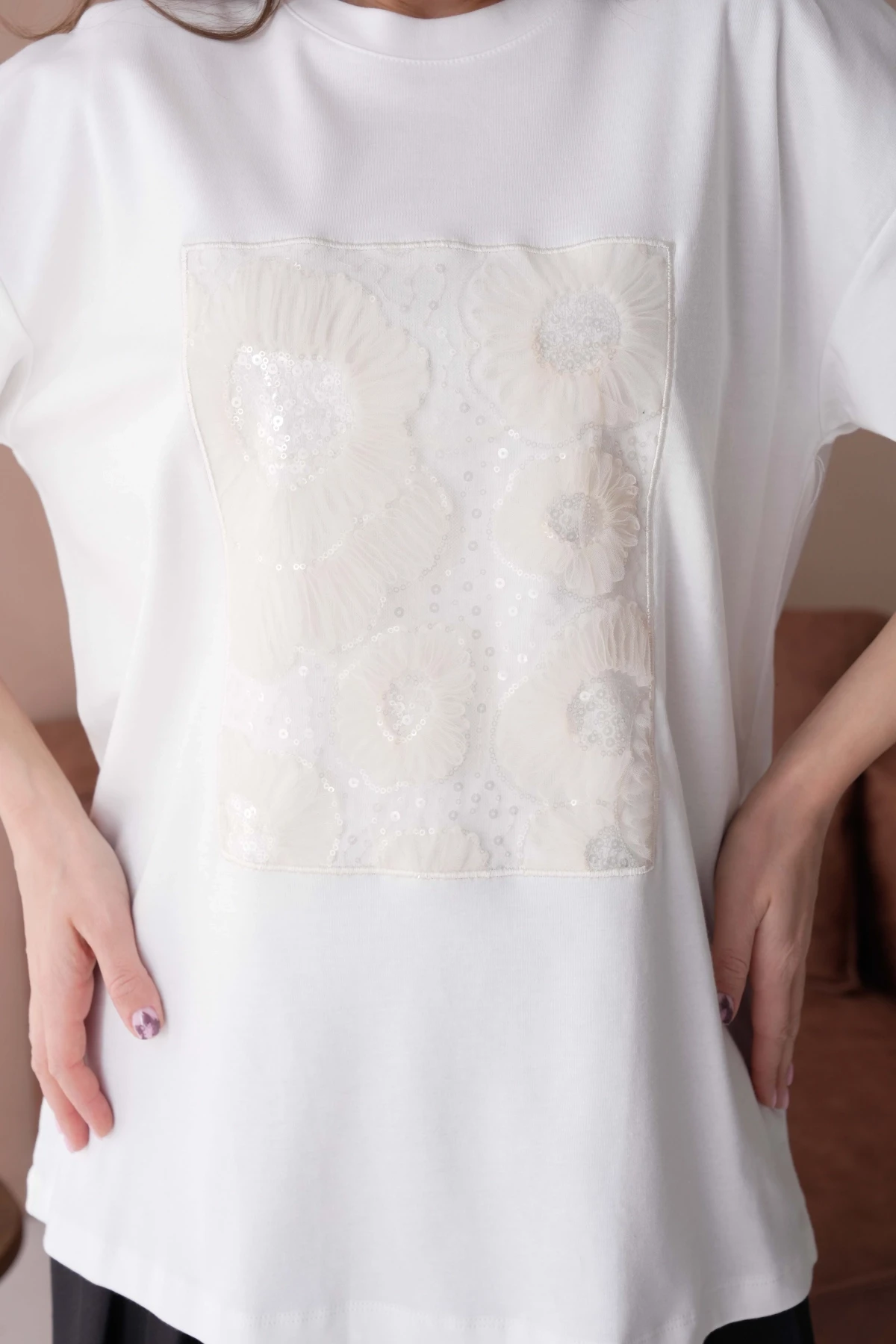 Bisiklet Yaka Ön Yüzü Tül Detaylı Oversize Kalıp Basic T-Shirt