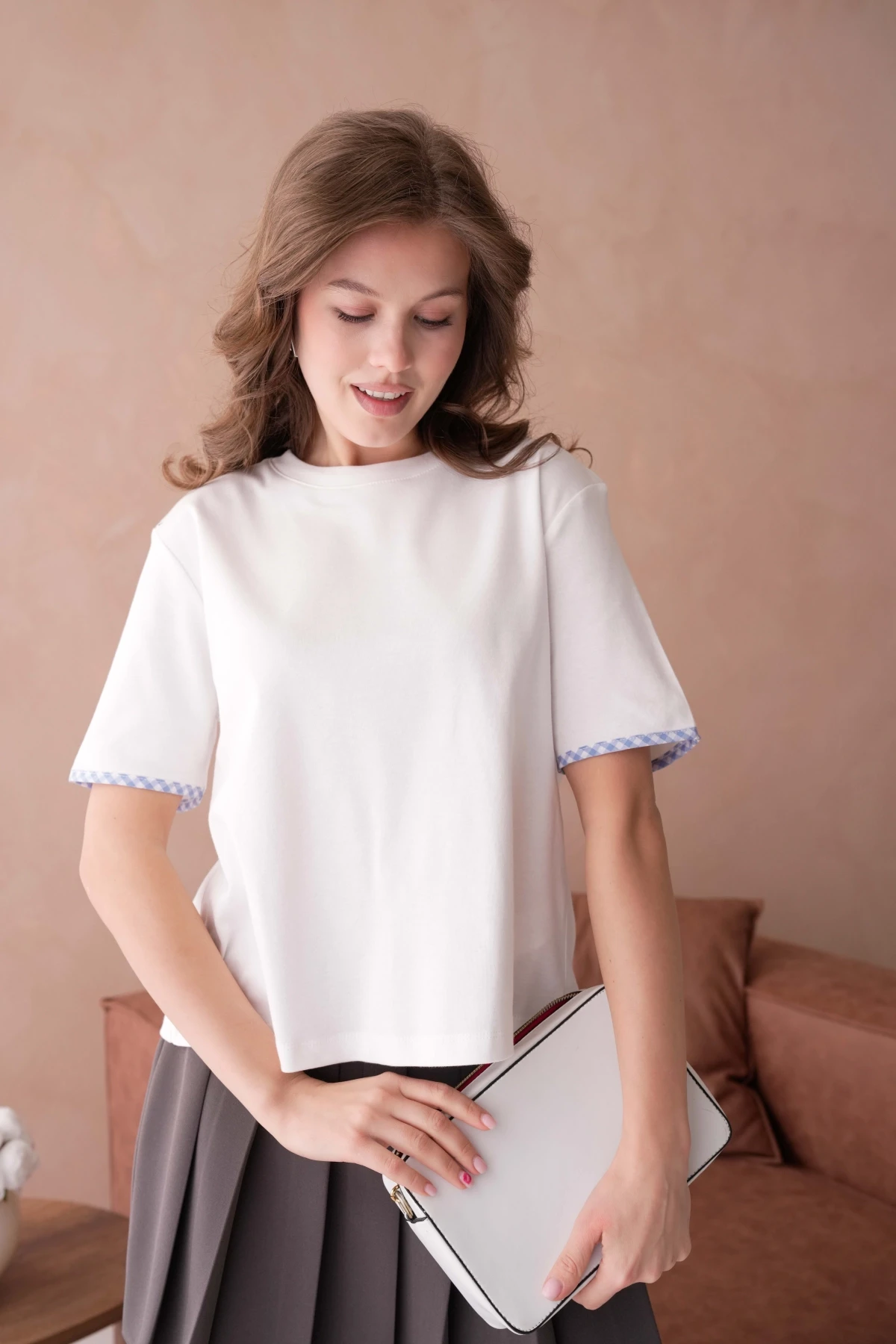 Bisiklet Yaka Sırtı 3 Fiyonk Detaylı T-Shirt