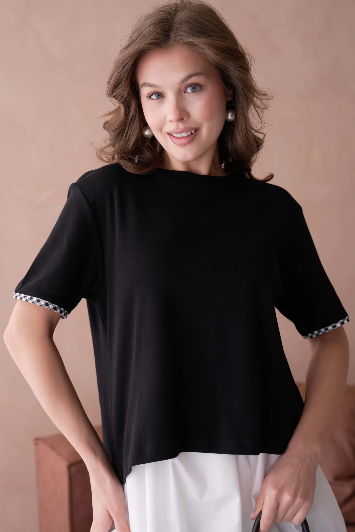 Bisiklet Yaka Sırtı 3 Fiyonk Detaylı T-Shirt