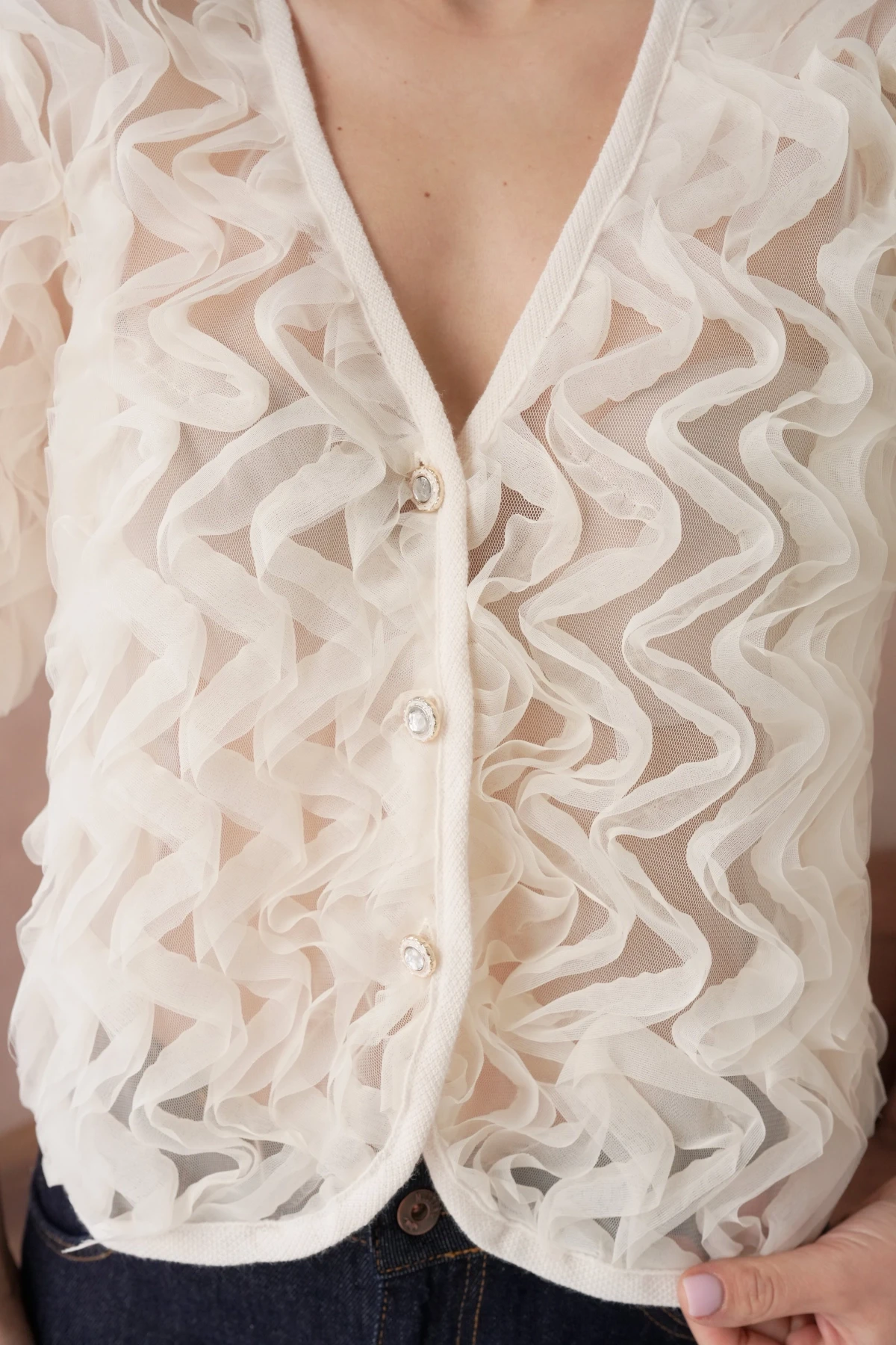 Fır Fır Detay Düğmeli Full Tül Bluz