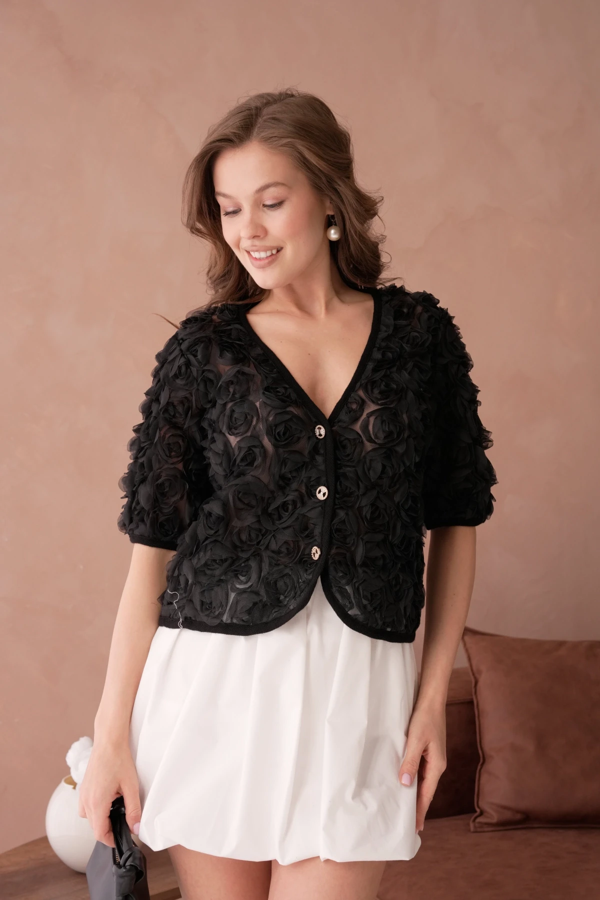 Gül Detay Düğmeli Full Tül Bluz