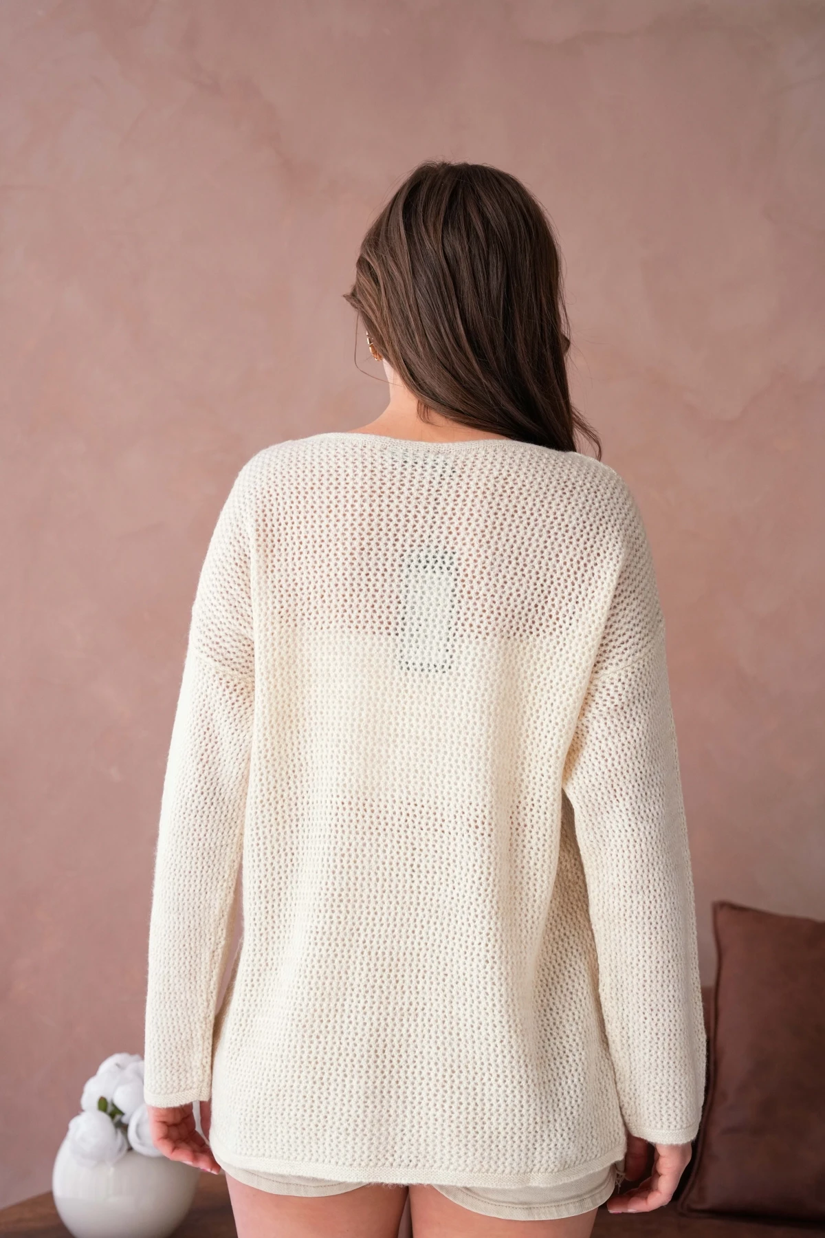 Kayık Yaka Dokulu Aplikeli Uzun Kol Kazak