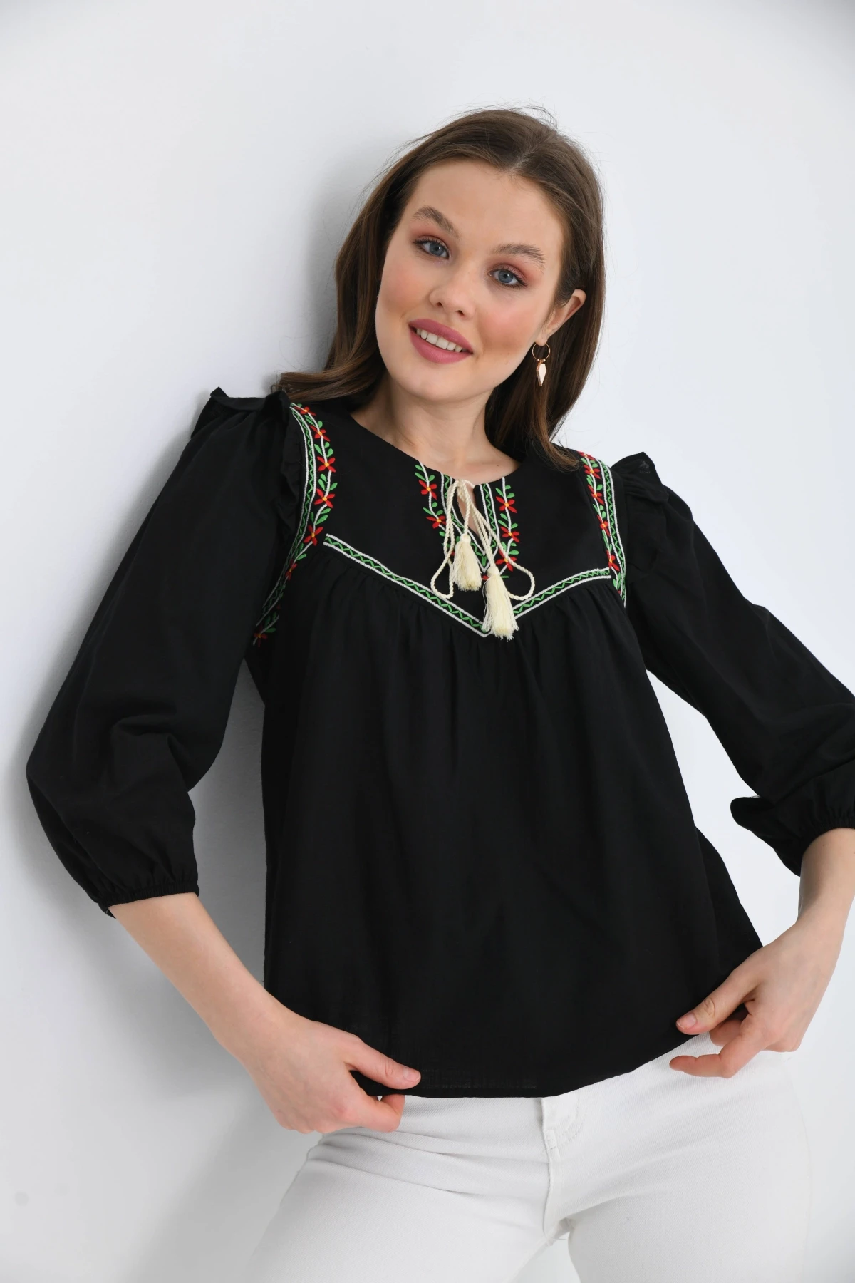 Kadın Uzun Kol Bağlama Detay Nakışlı Salaş Bluz