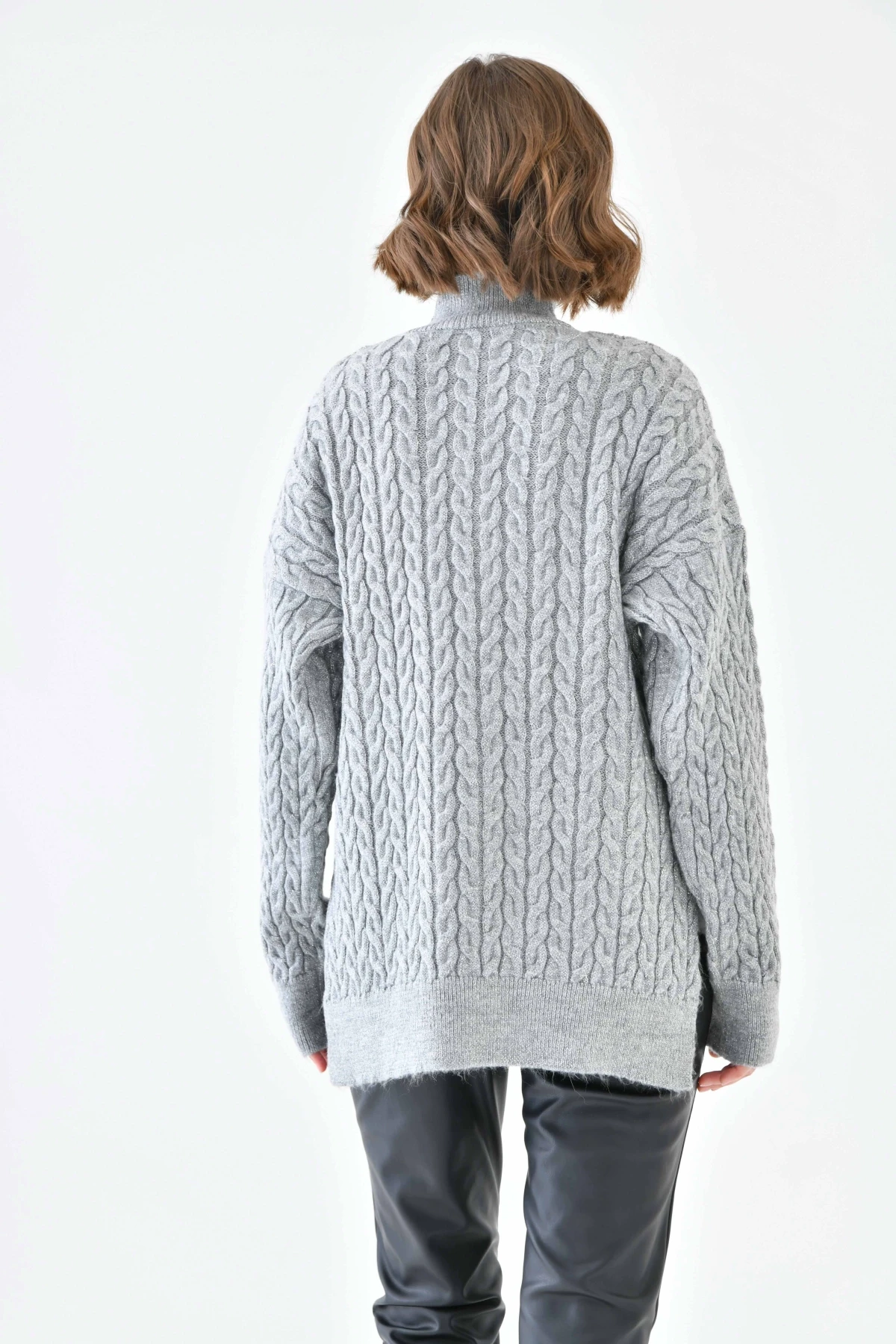 Kadın Yarım Balıkçı Yırtmaçlı Salaş Triko Kazak