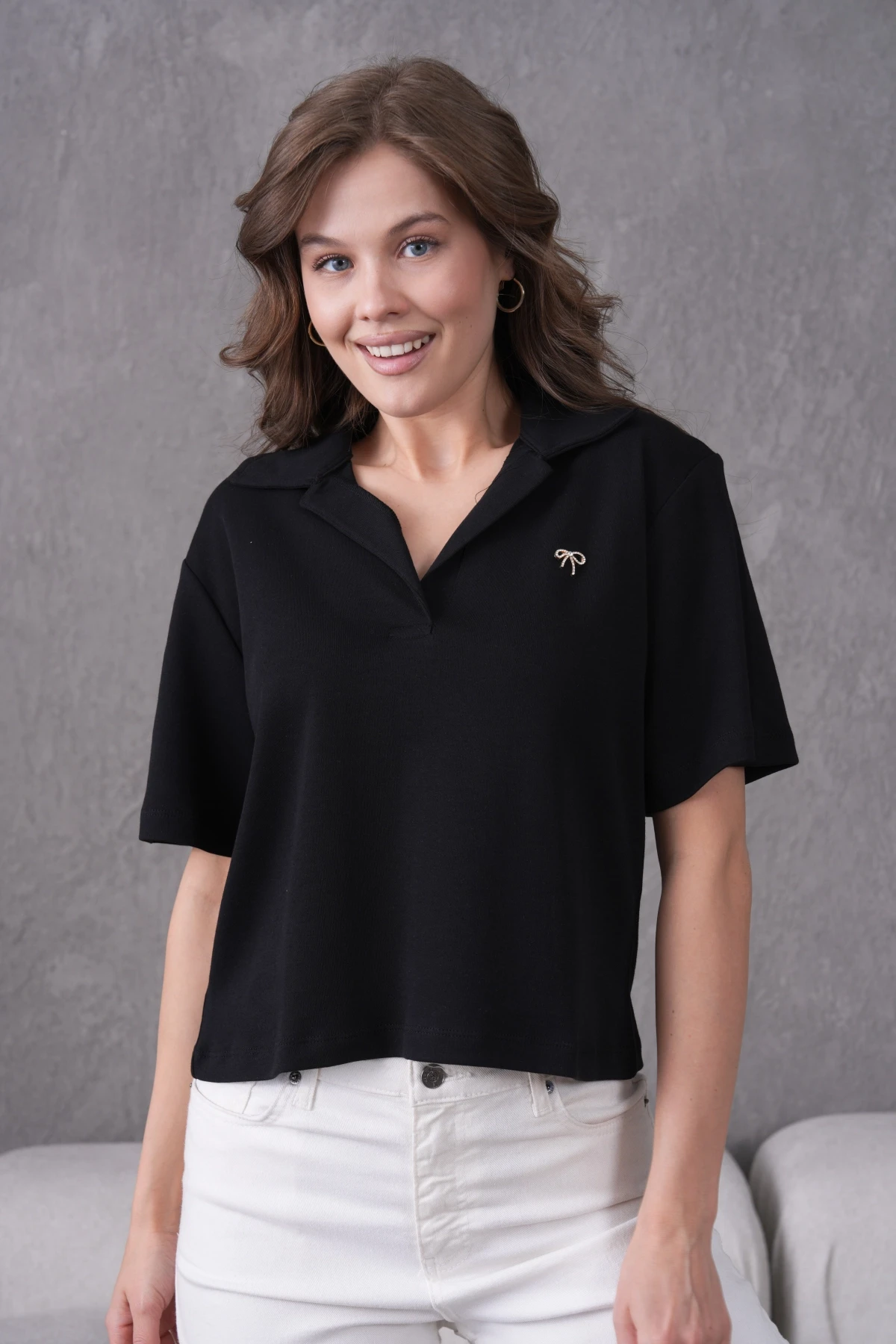 Aksesuar Detaylı Basic T-Shirt