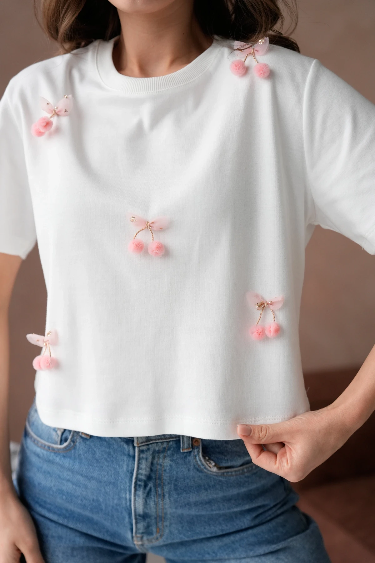 Aksesuar Detaylı Kısa Kol Basic T-Shirt