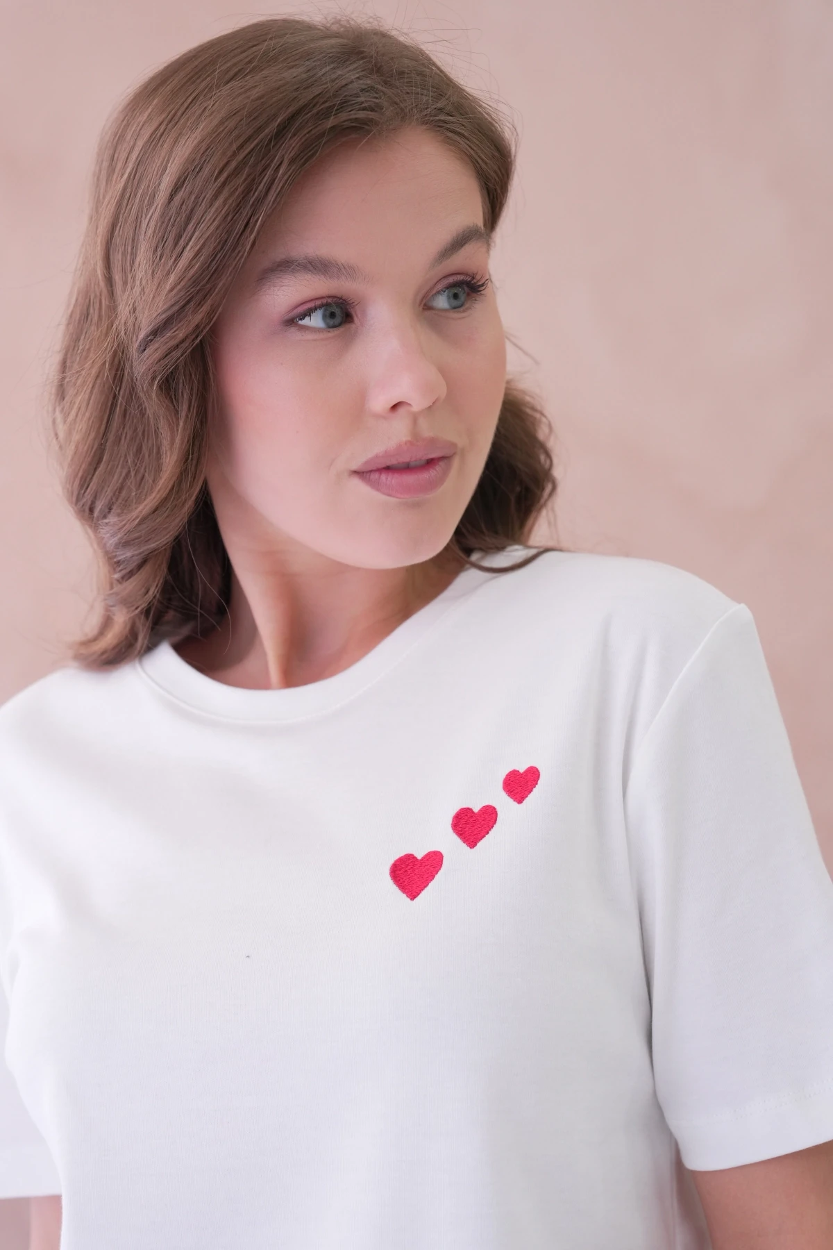 Kalp Nakışlı Basic T-Shirt