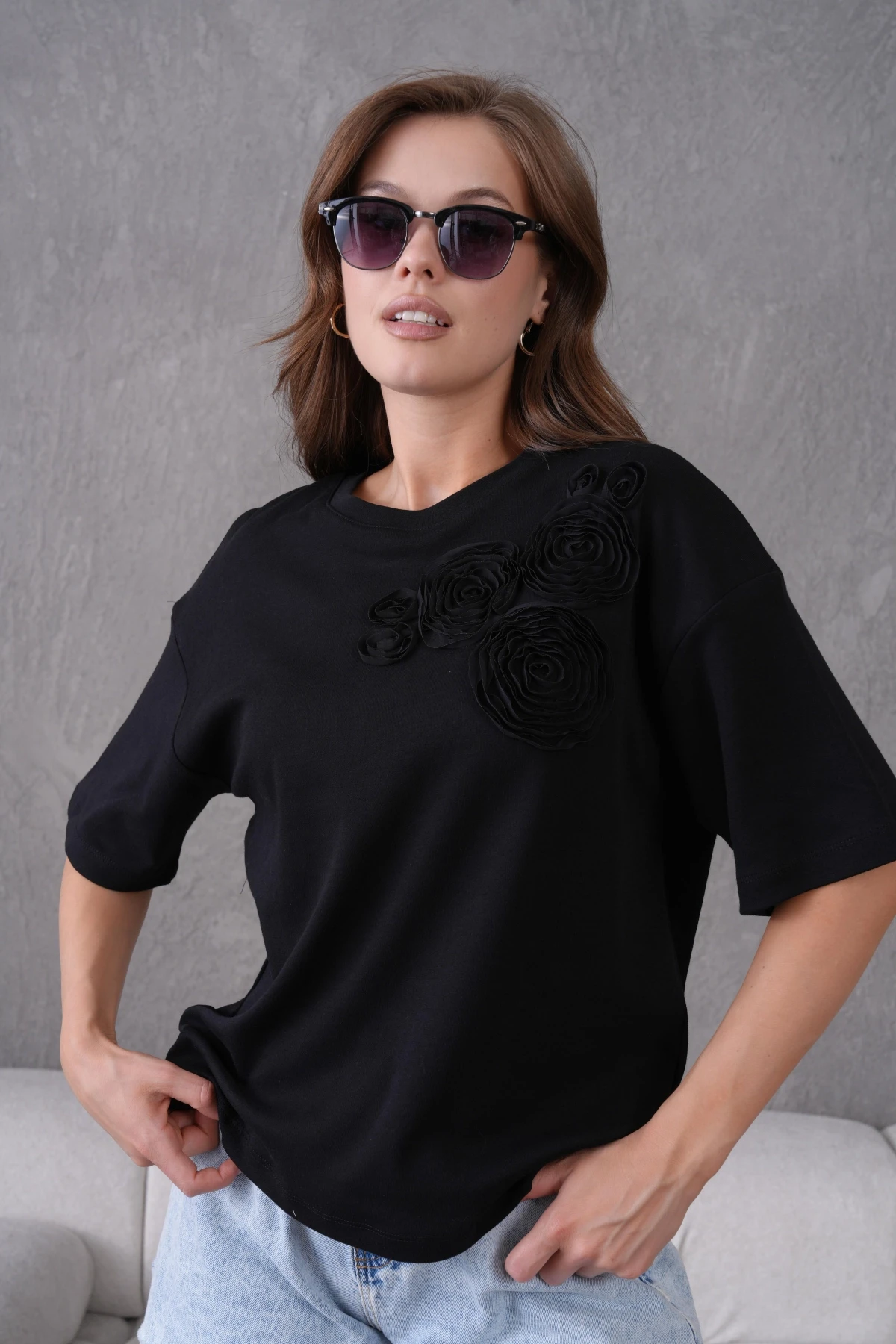 Kısa Kol Gül Detaylı Basic T-Shirt