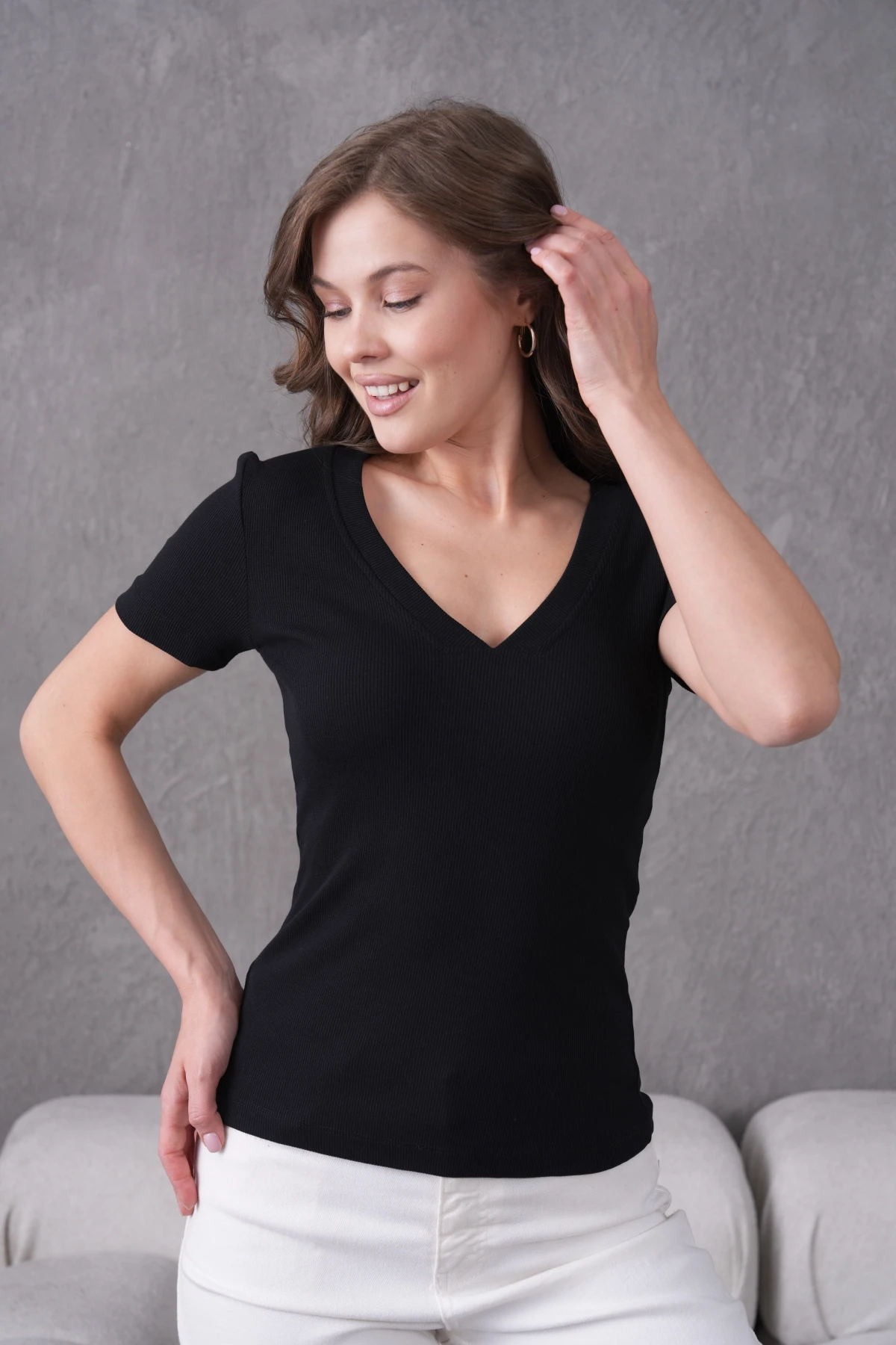 V Yaka Likralı Slim Fit Basic T-Shirt