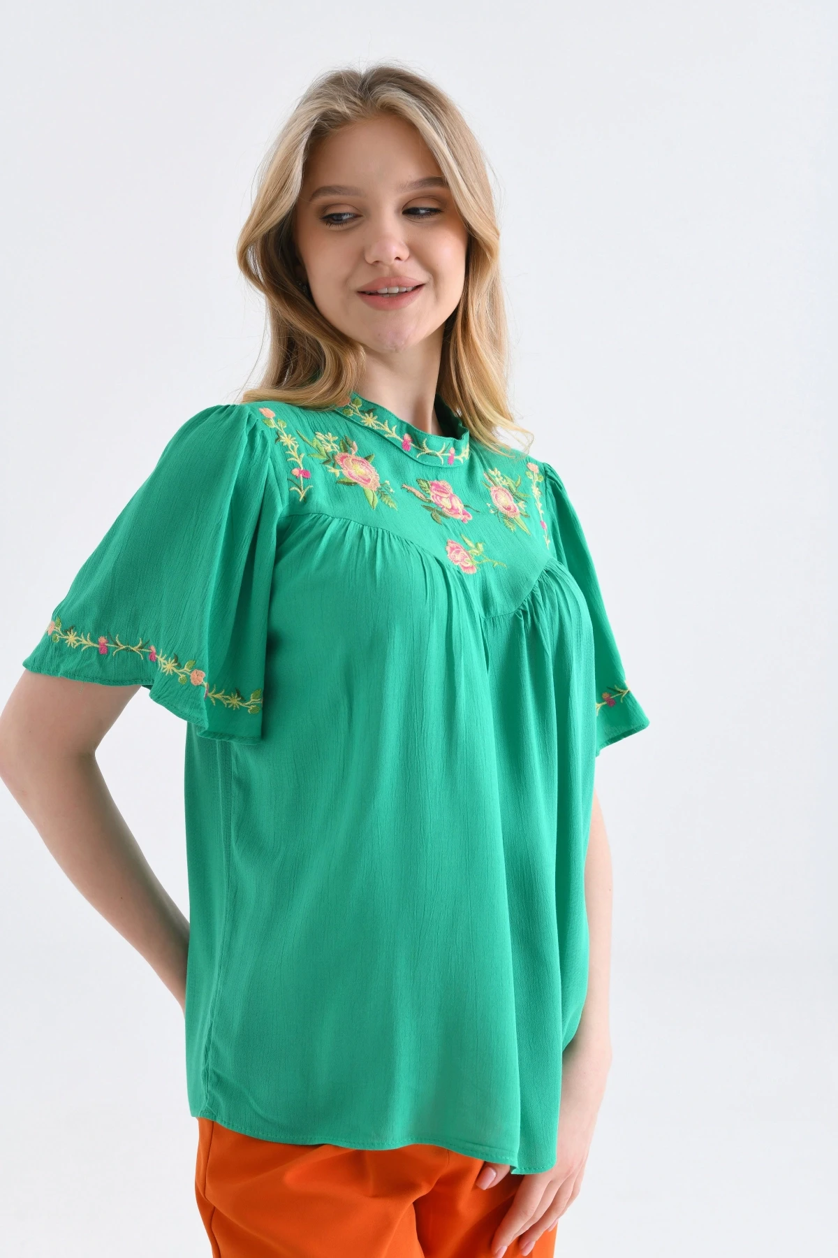 Nakış Detay Mendil Kol Salaş Bluz