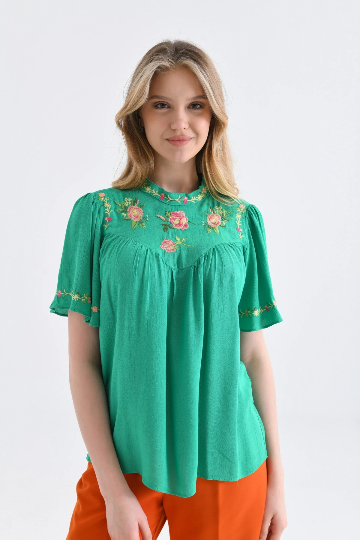 Nakış Detay Mendil Kol Salaş Bluz