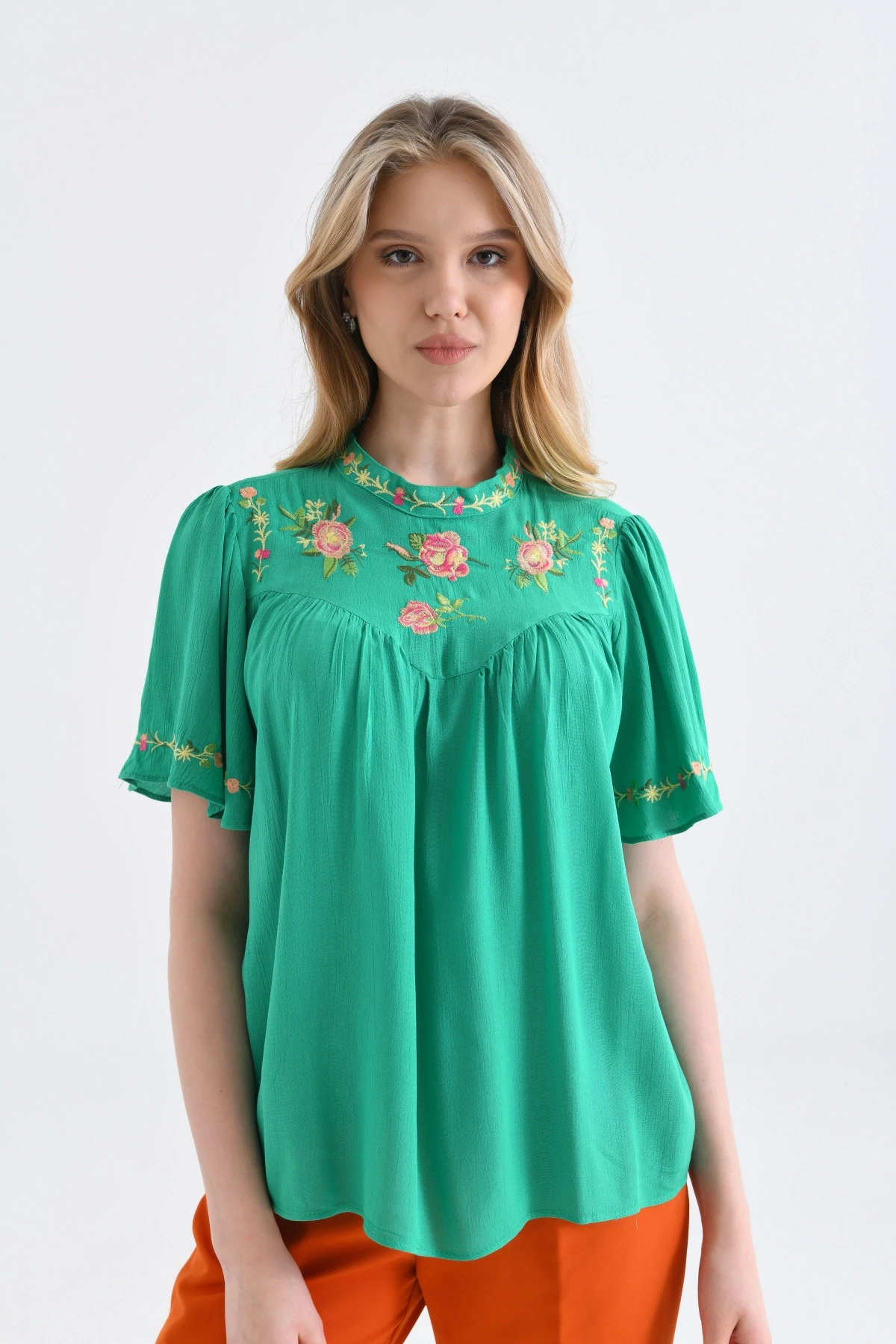 Nakış Detay Mendil Kol Salaş Bluz