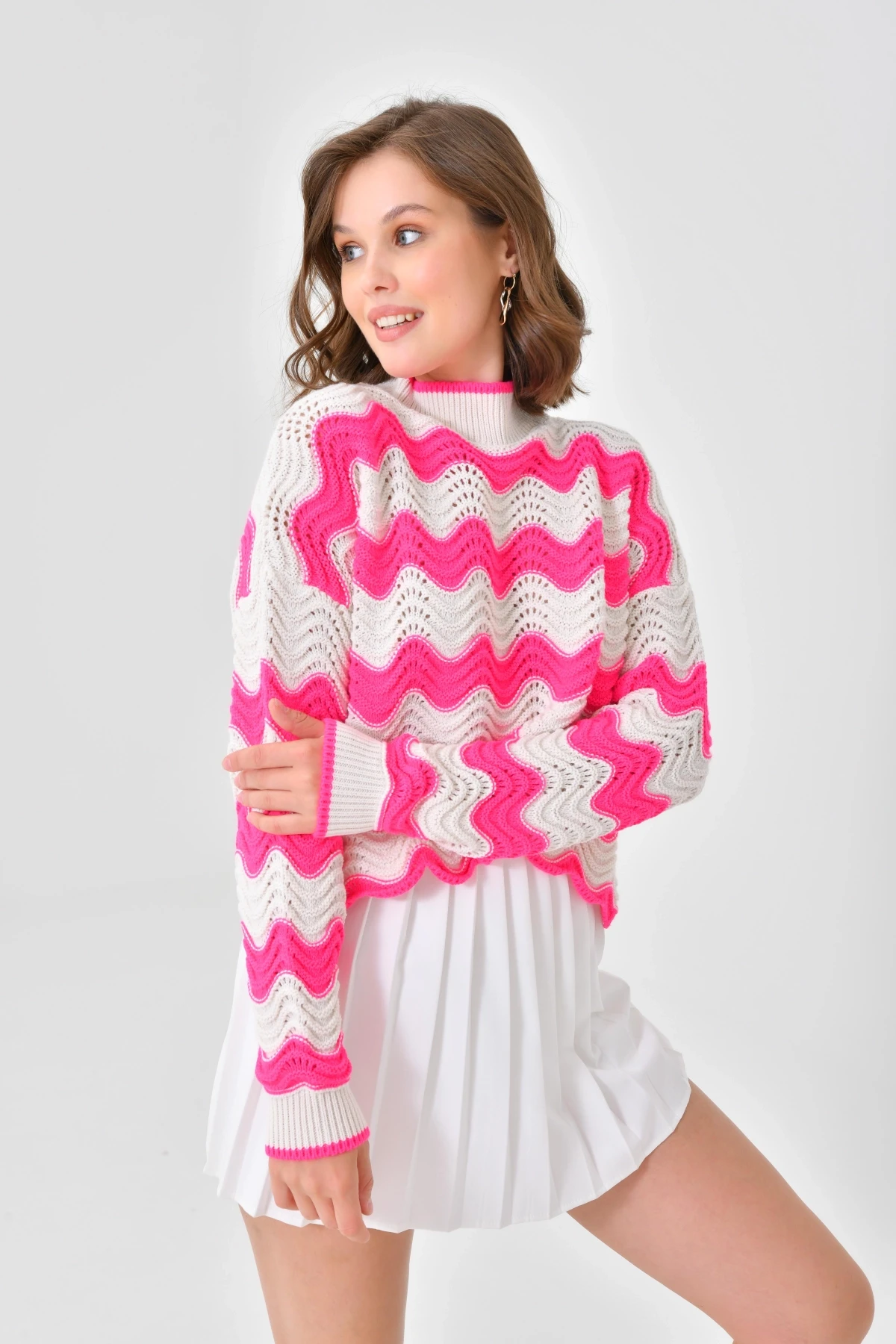 Örgü Detaylı Dik Yaka Triko Kazak