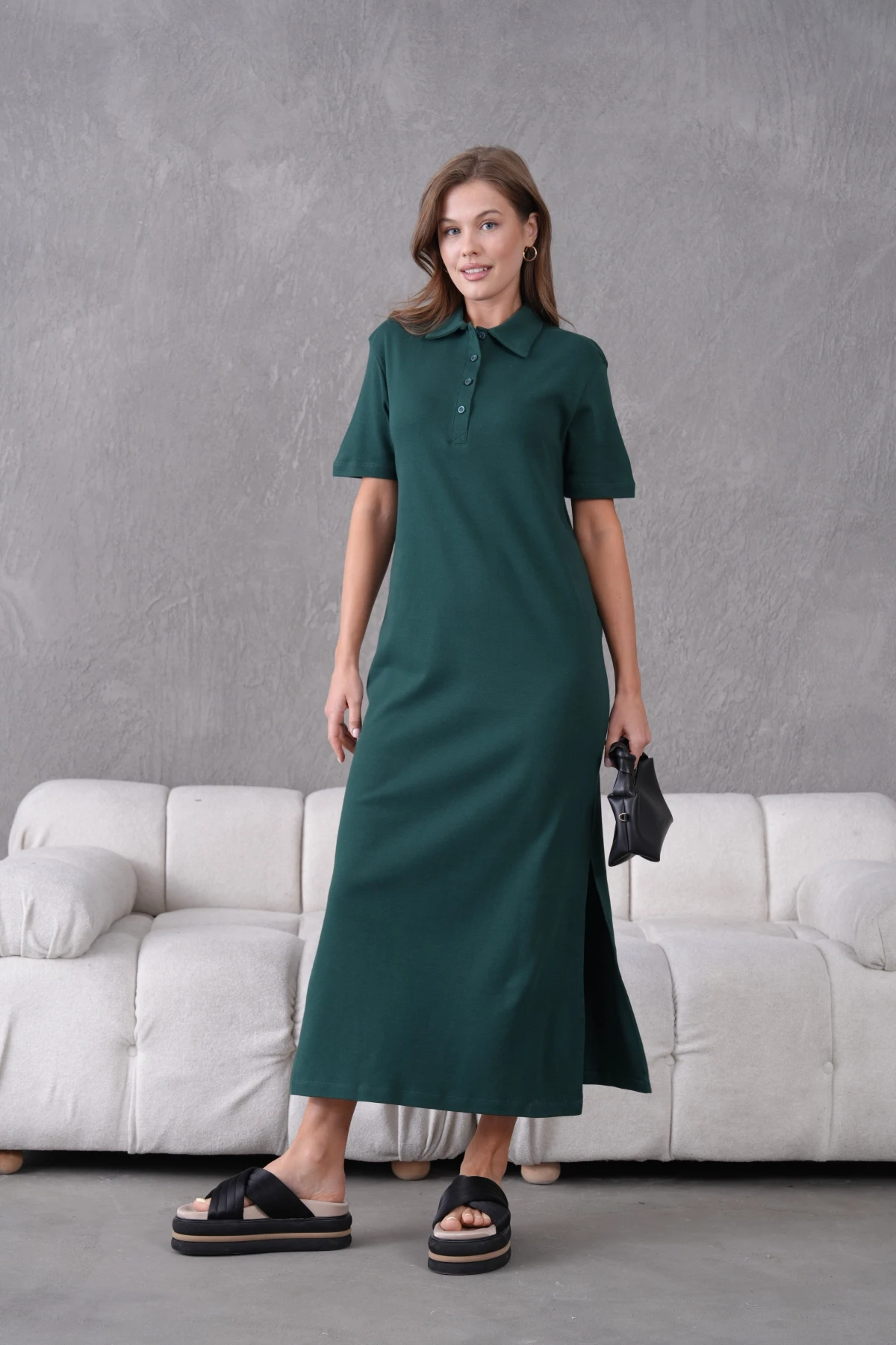 Polo Yaka Kısa Kol Yırtmaçlı Salaş Penye Elbise