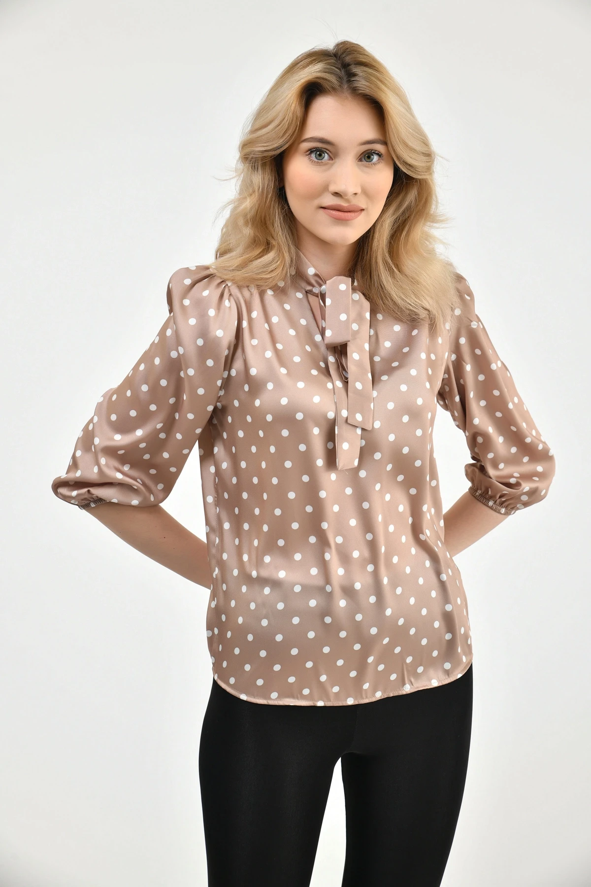 Uzun Kol Bağlama Detaylı Saten Bluz