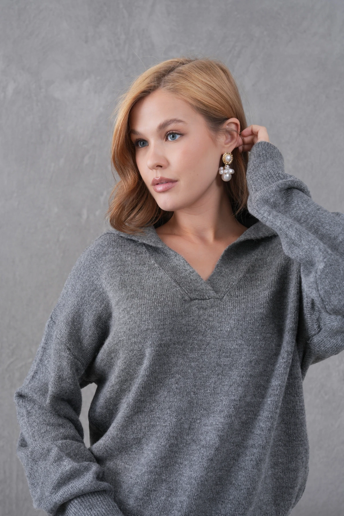 Kadın Antrasit Polo Yaka Oversize Yarım Pat Yumuşak Dokulu Triko Kazak