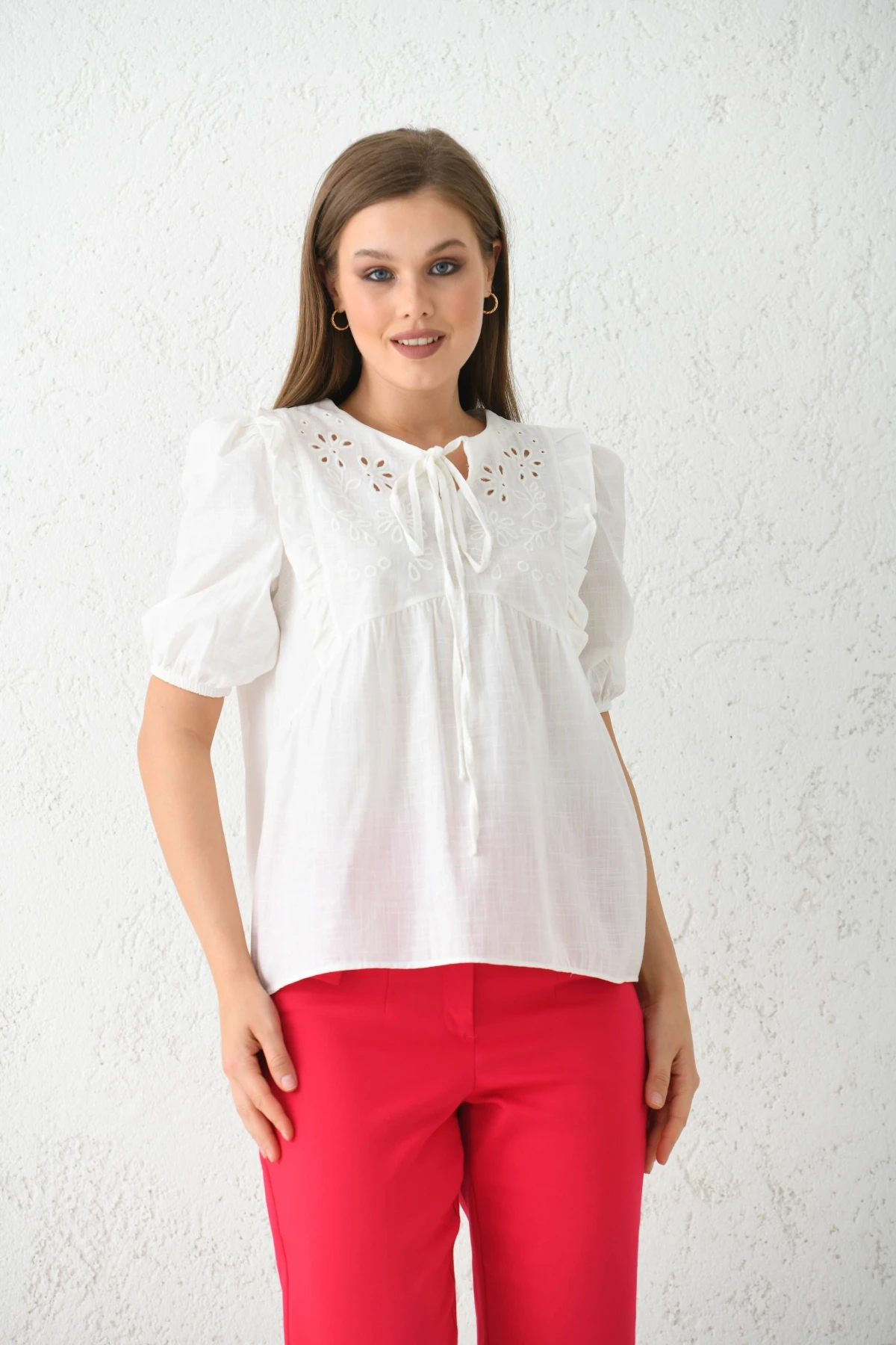 Nakış Detylı Volanlı Dokuma Yazlık Bluz