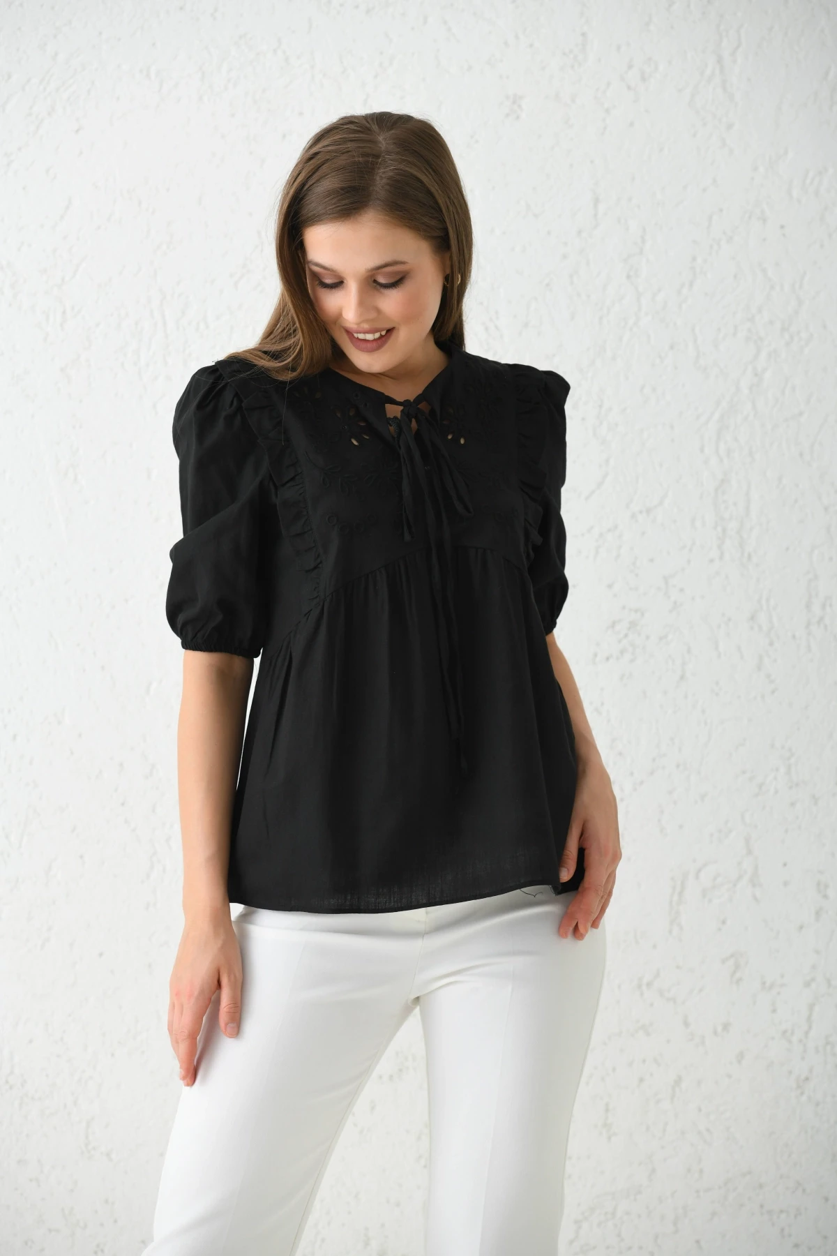 Nakış Detylı Volanlı Dokuma Yazlık Bluz