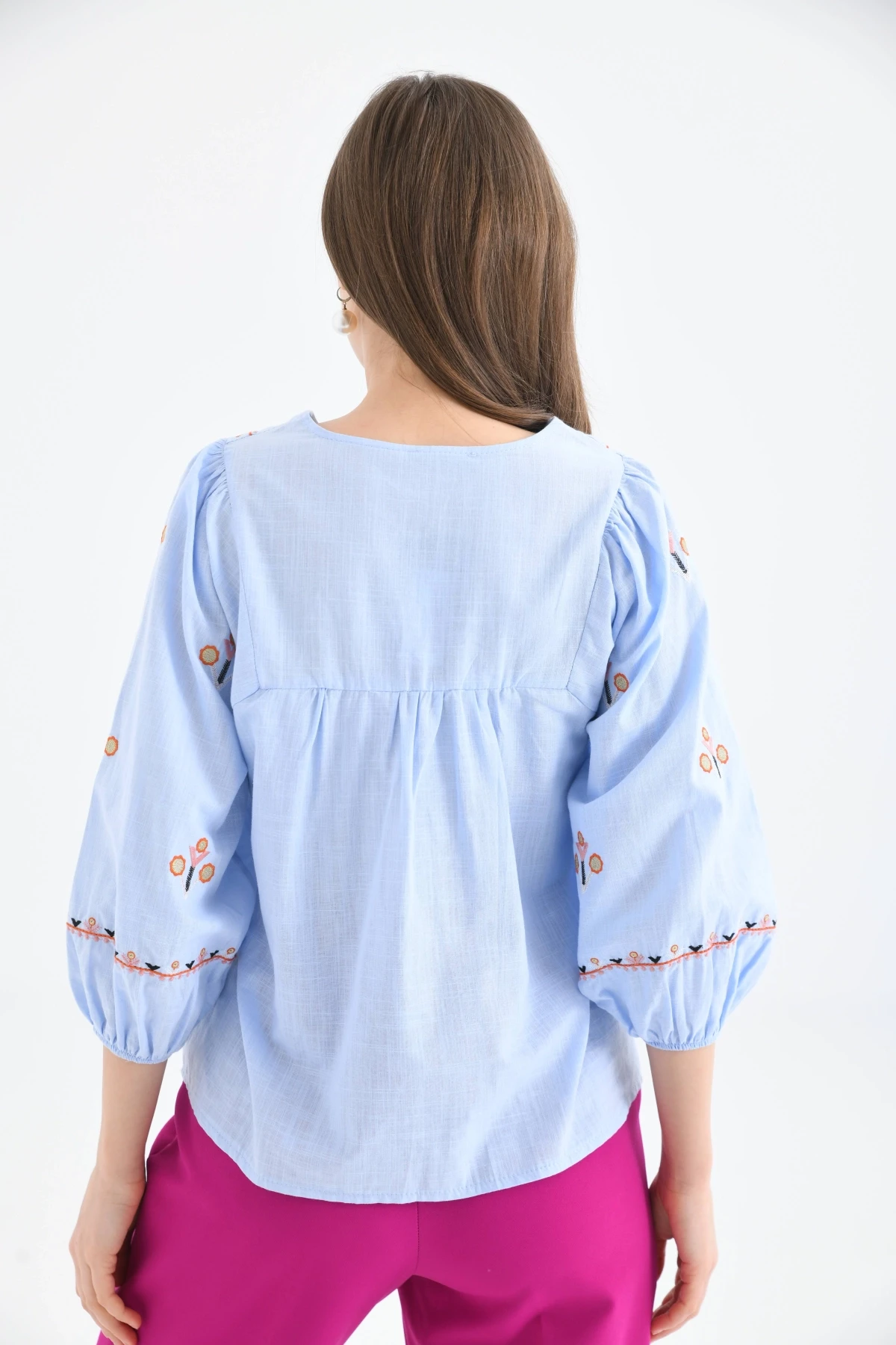 Nakış Detaylı Dokuma Bluz