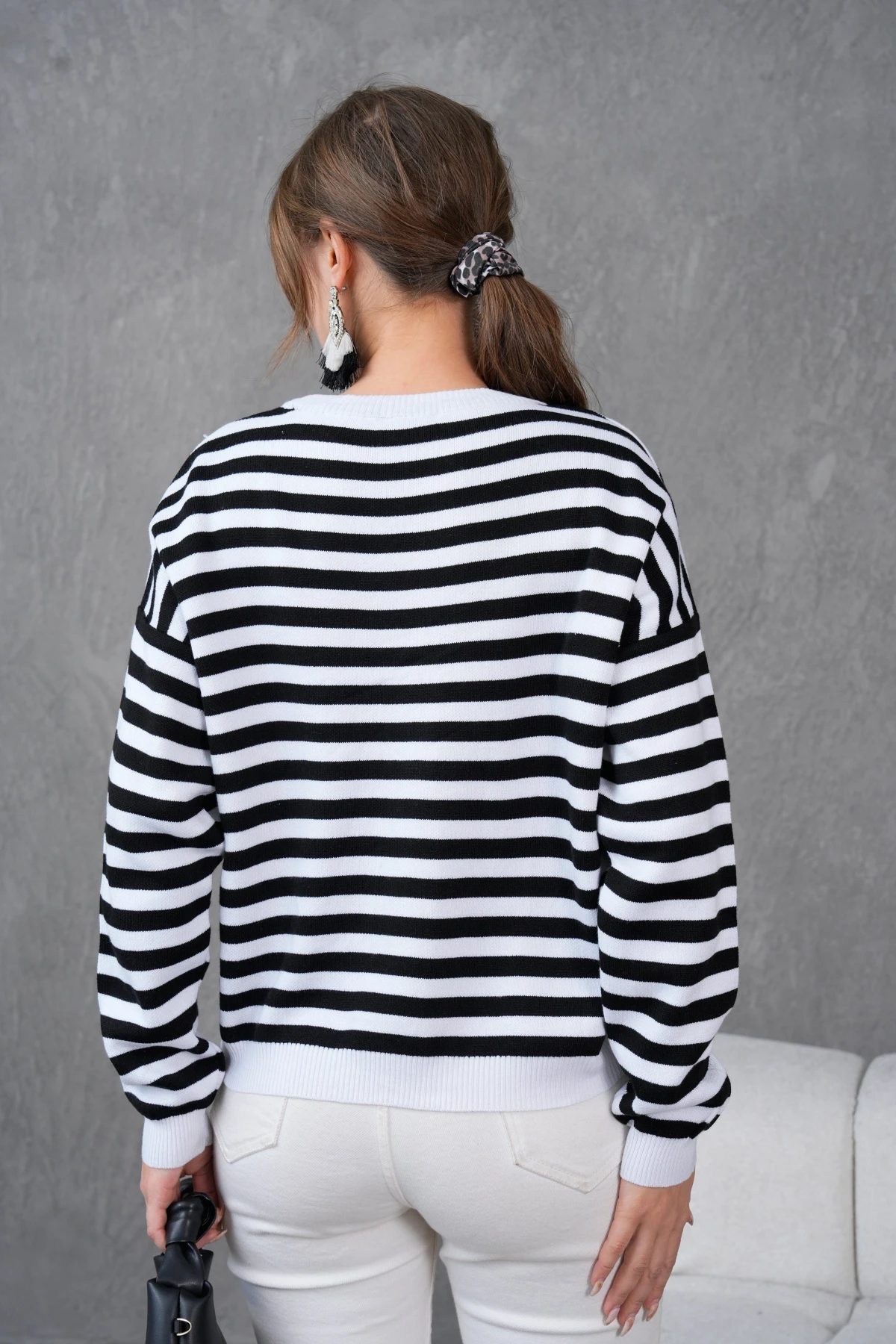 Kadın Bisiklet Yaka Nakış Detay Çizgili Oversize Triko Kazak