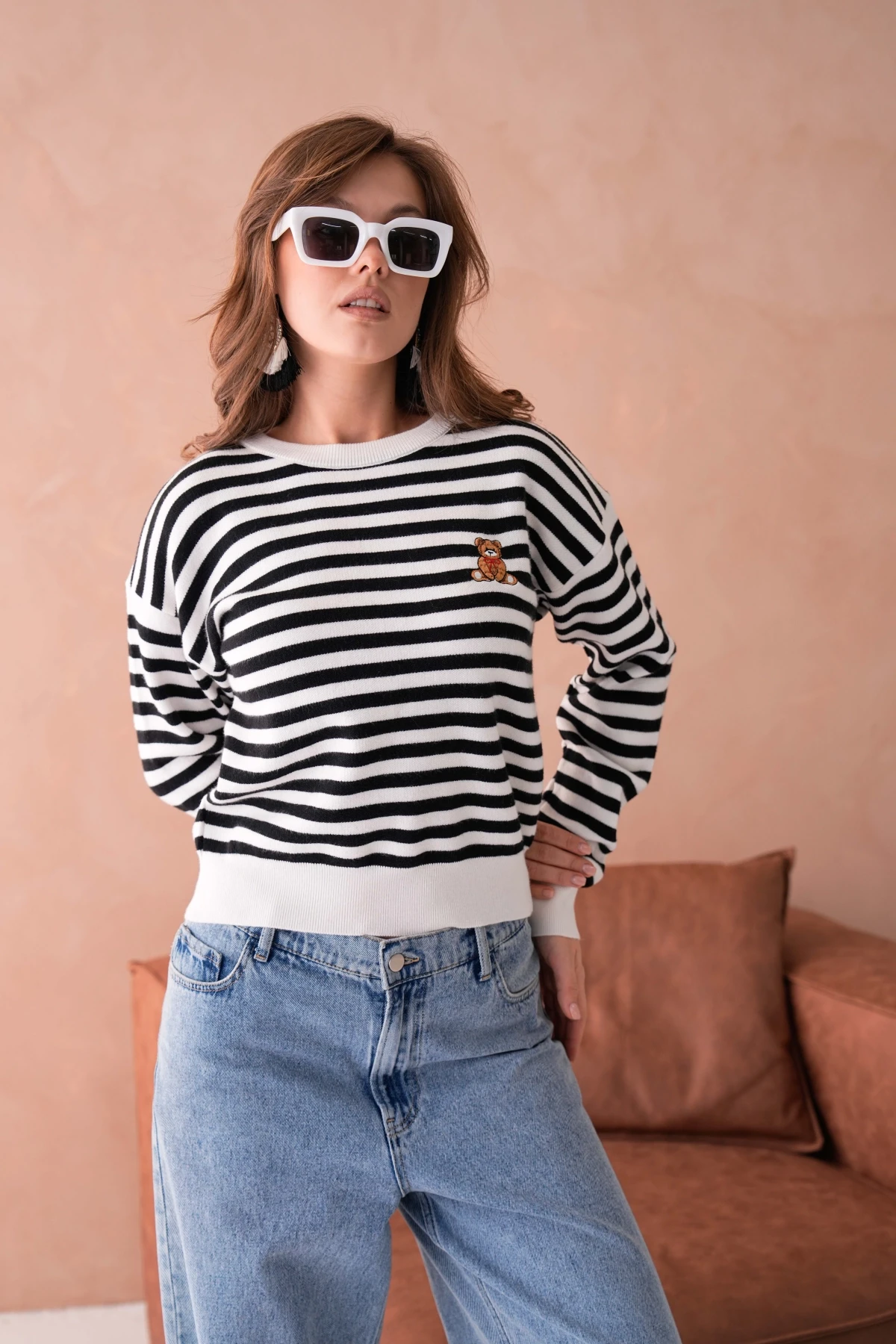 Kadın Bisiklet Yaka Nakış Detay Oversize Çizgili Triko Kazak