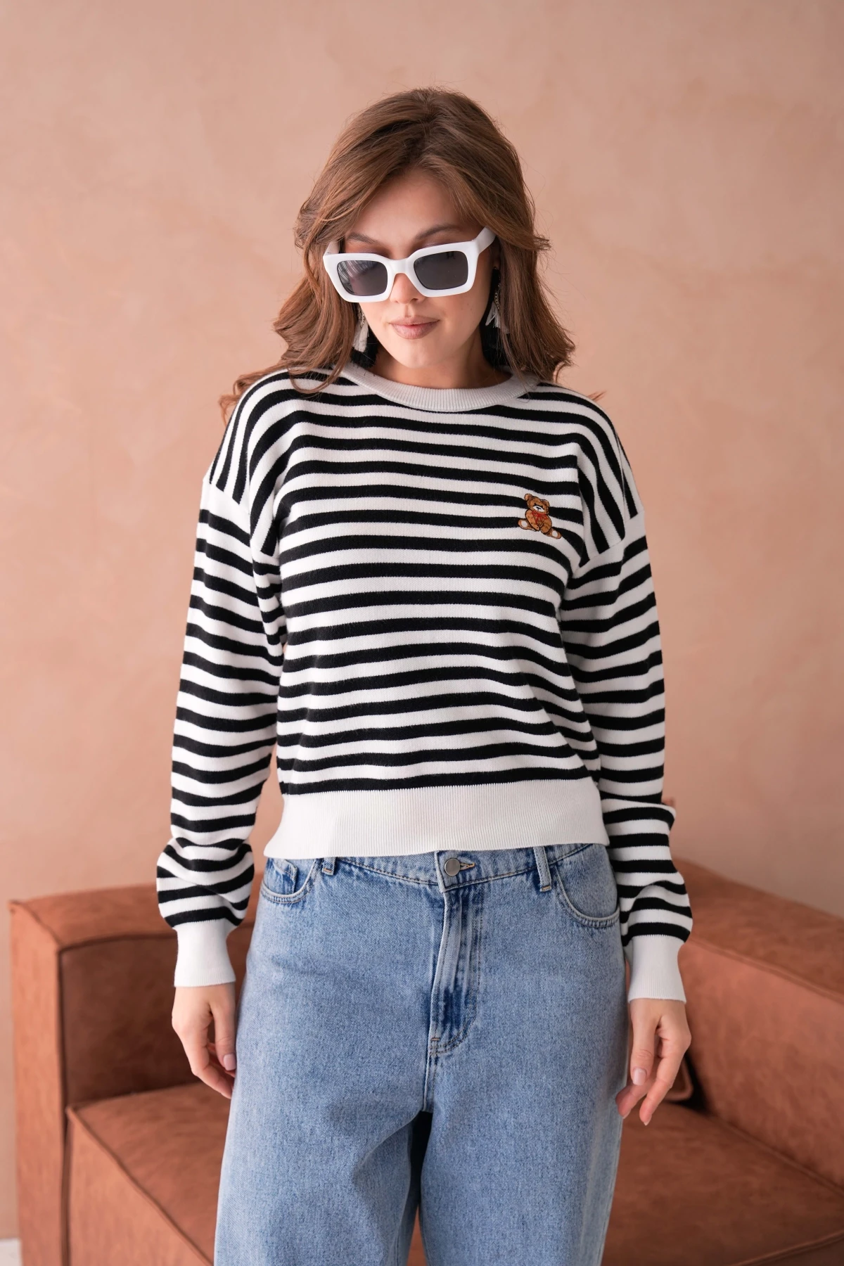 Kadın Bisiklet Yaka Nakış Detay Oversize Çizgili Triko Kazak