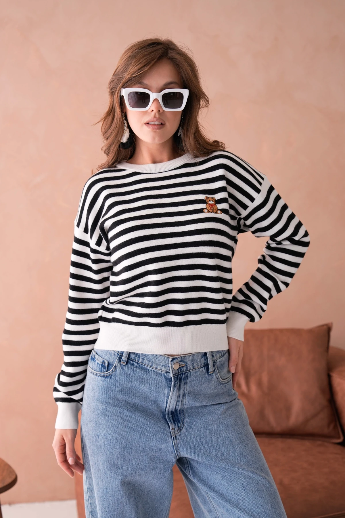 Kadın Bisiklet Yaka Nakış Detay Oversize Çizgili Triko Kazak