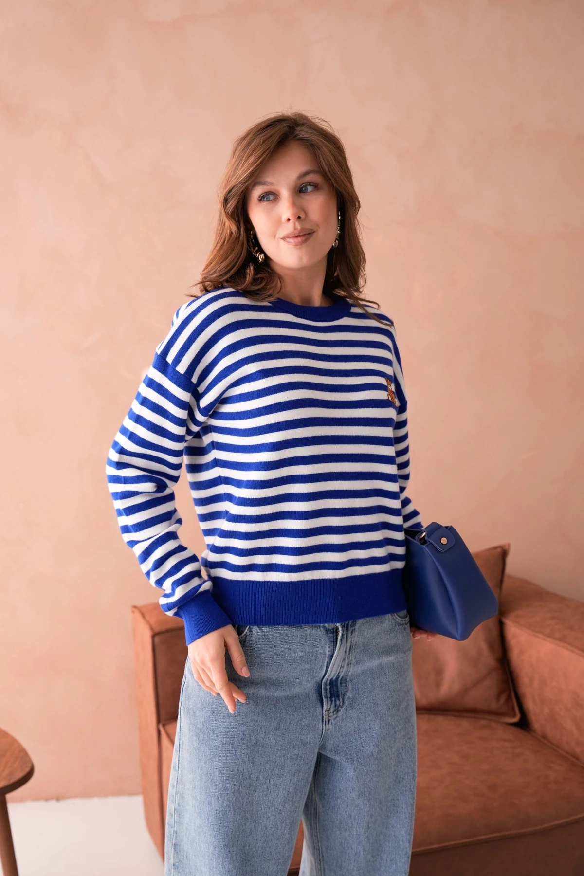 Kadın Bisiklet Yaka Nakış Detay Oversize Çizgili Triko Kazak