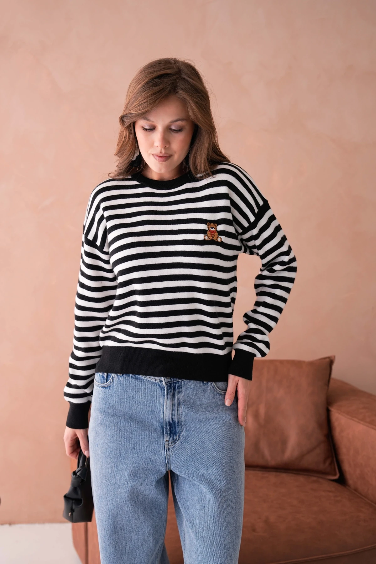 Kadın Bisiklet Yaka Nakış Detay Oversize Çizgili Triko Kazak