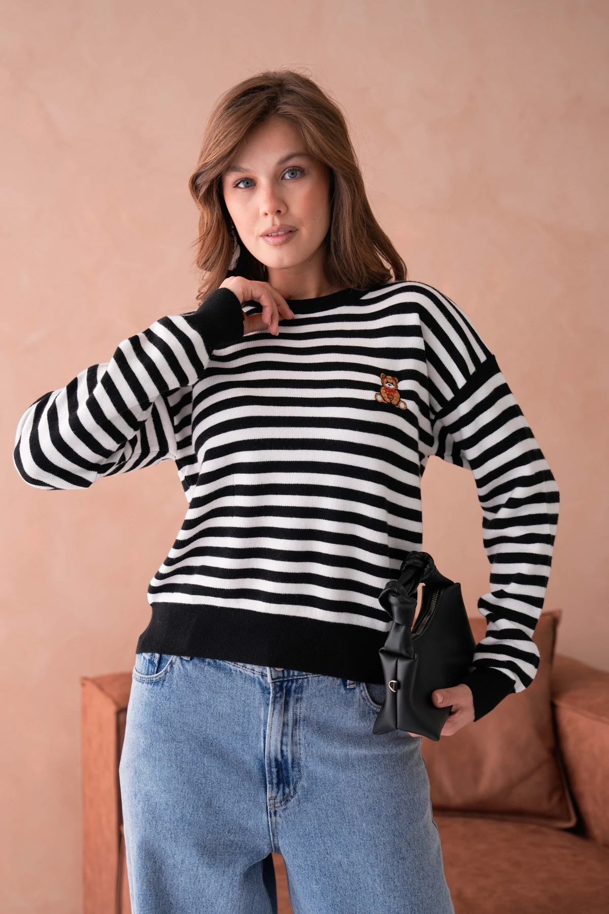 Kadın Bisiklet Yaka Nakış Detay Oversize Çizgili Triko Kazak