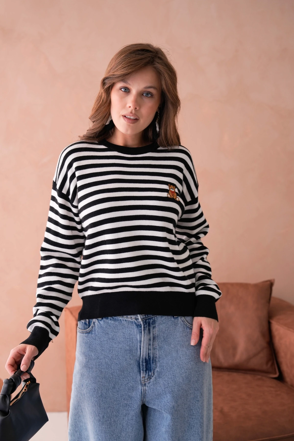 Kadın Bisiklet Yaka Nakış Detay Oversize Çizgili Triko Kazak