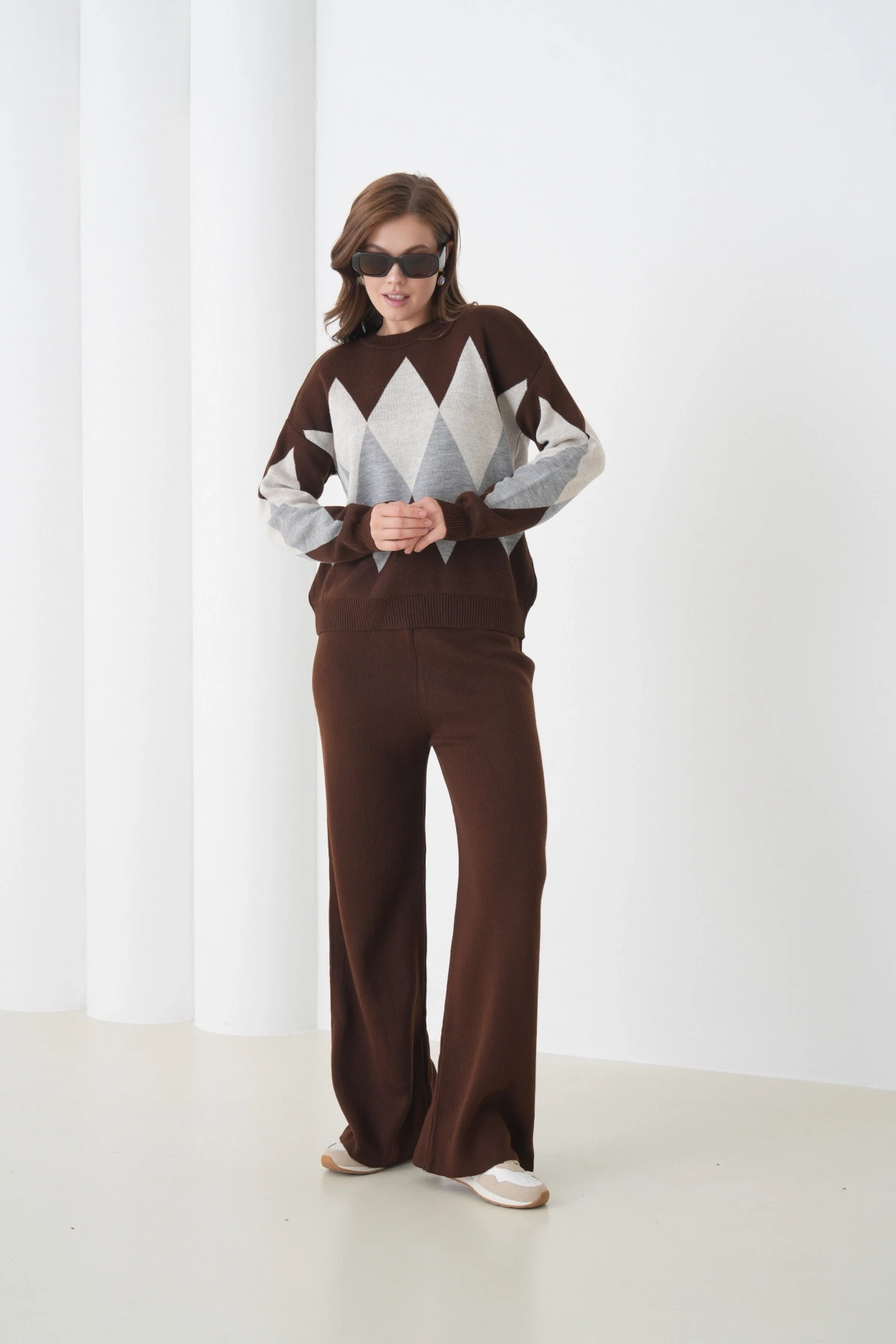 Kadın Kahve Bisiklet Yaka Baklava Desenli Kazak Pantolon Triko Alt-Üst Takım