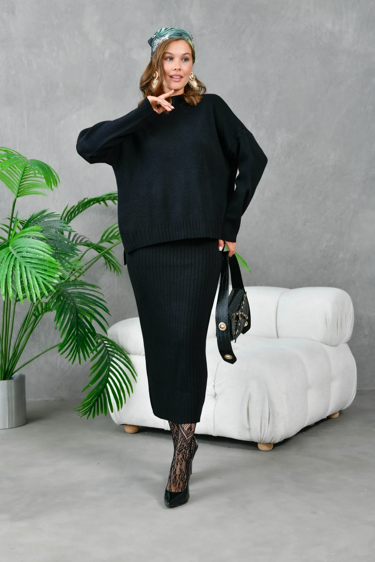 Kadın Siyah Dik Yaka Salaş Kazak Uzun Etekli İkili Triko Takım