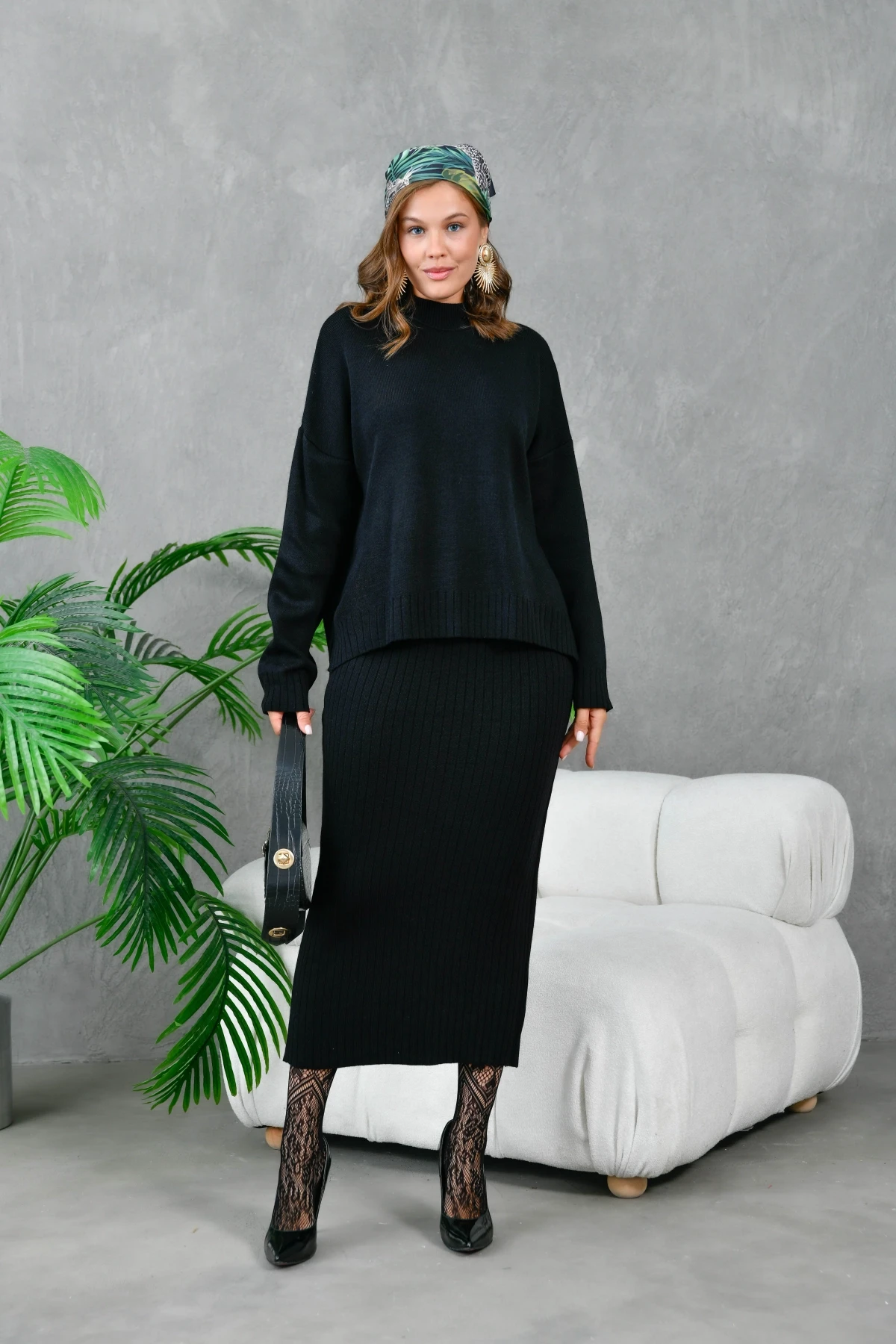 Kadın Siyah Dik Yaka Salaş Kazak Uzun Etekli İkili Triko Takım