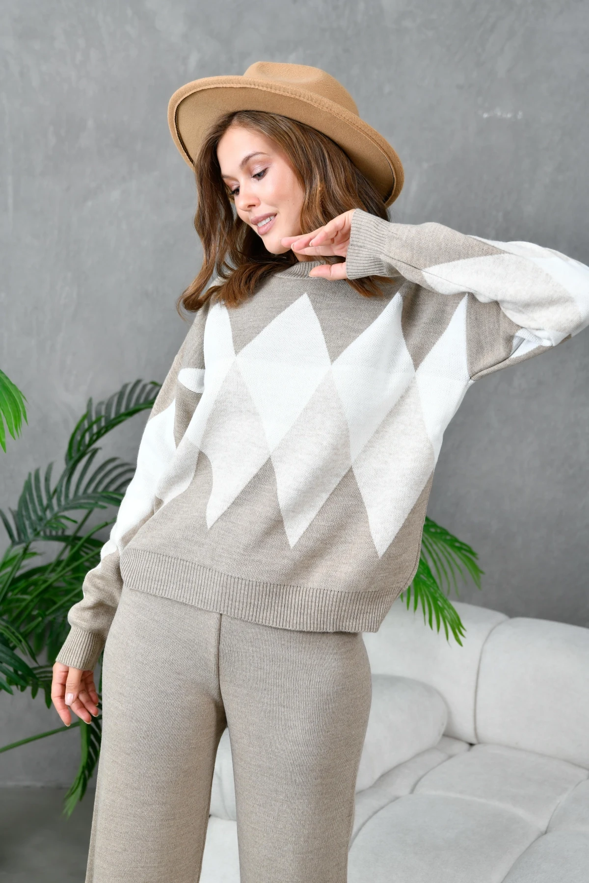 Kadın Açık Vizon Bisiklet Yaka Baklava Desenli Kazak Pantolon Triko Alt-Üst Takım