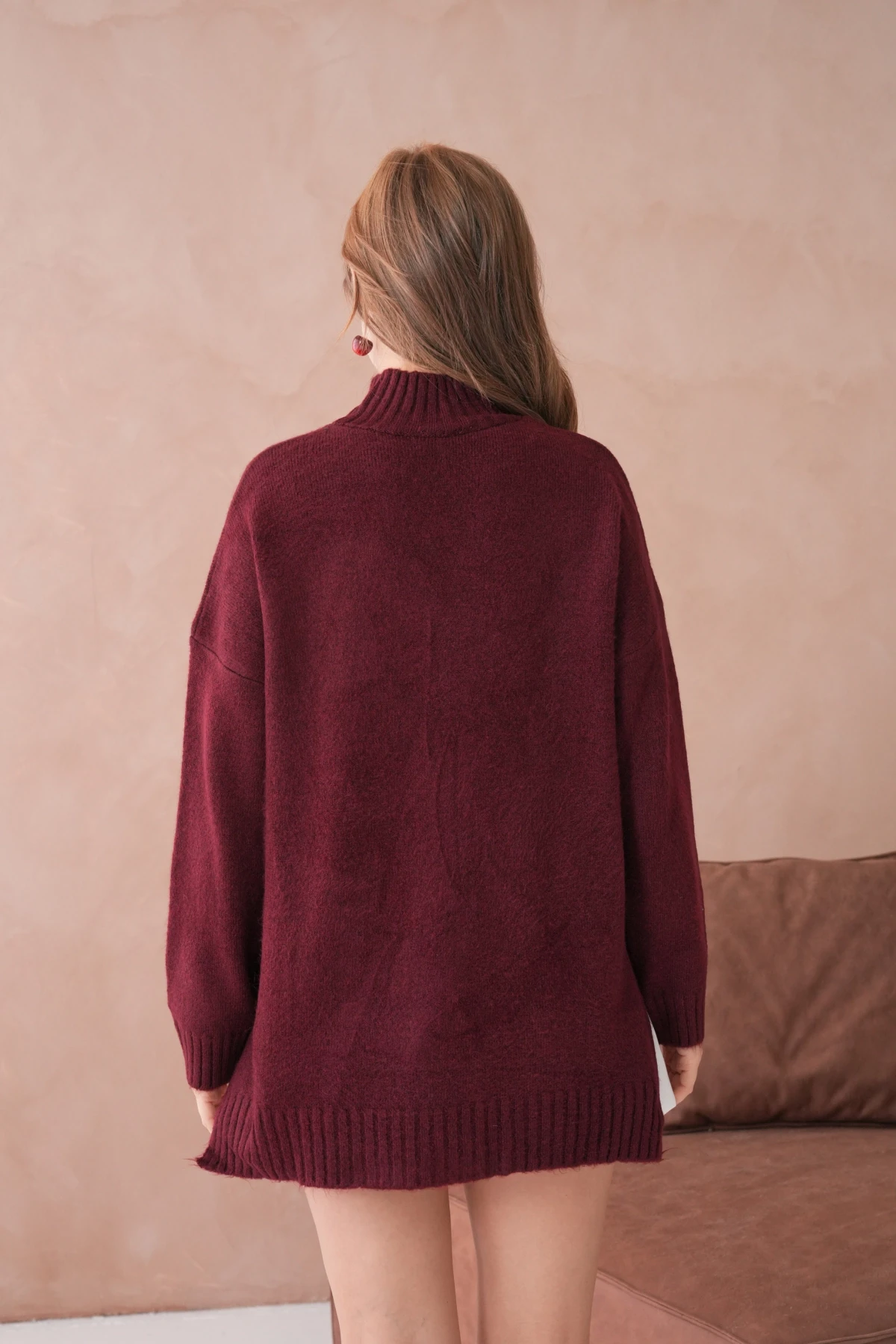 Kadın Yarım Balıkçı Yaka Yırtmaçlı Oversize Triko Kazak