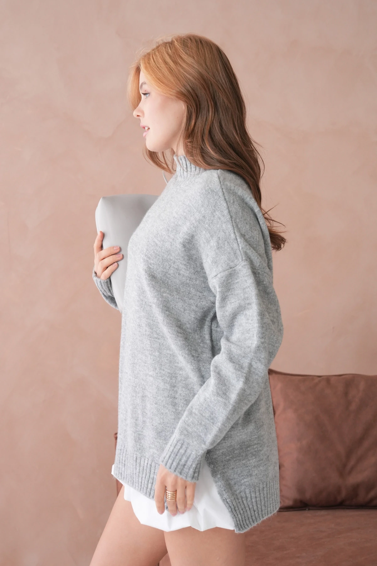 Kadın Yarım Balıkçı Yaka Yırtmaçlı Oversize Triko Kazak