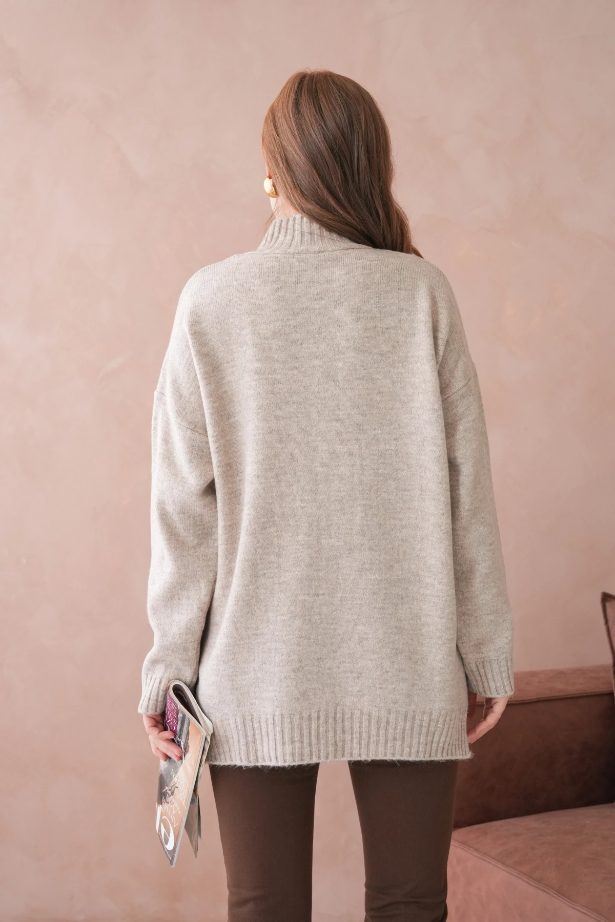 Kadın Yarım Balıkçı Yaka Yırtmaçlı Oversize Triko Kazak