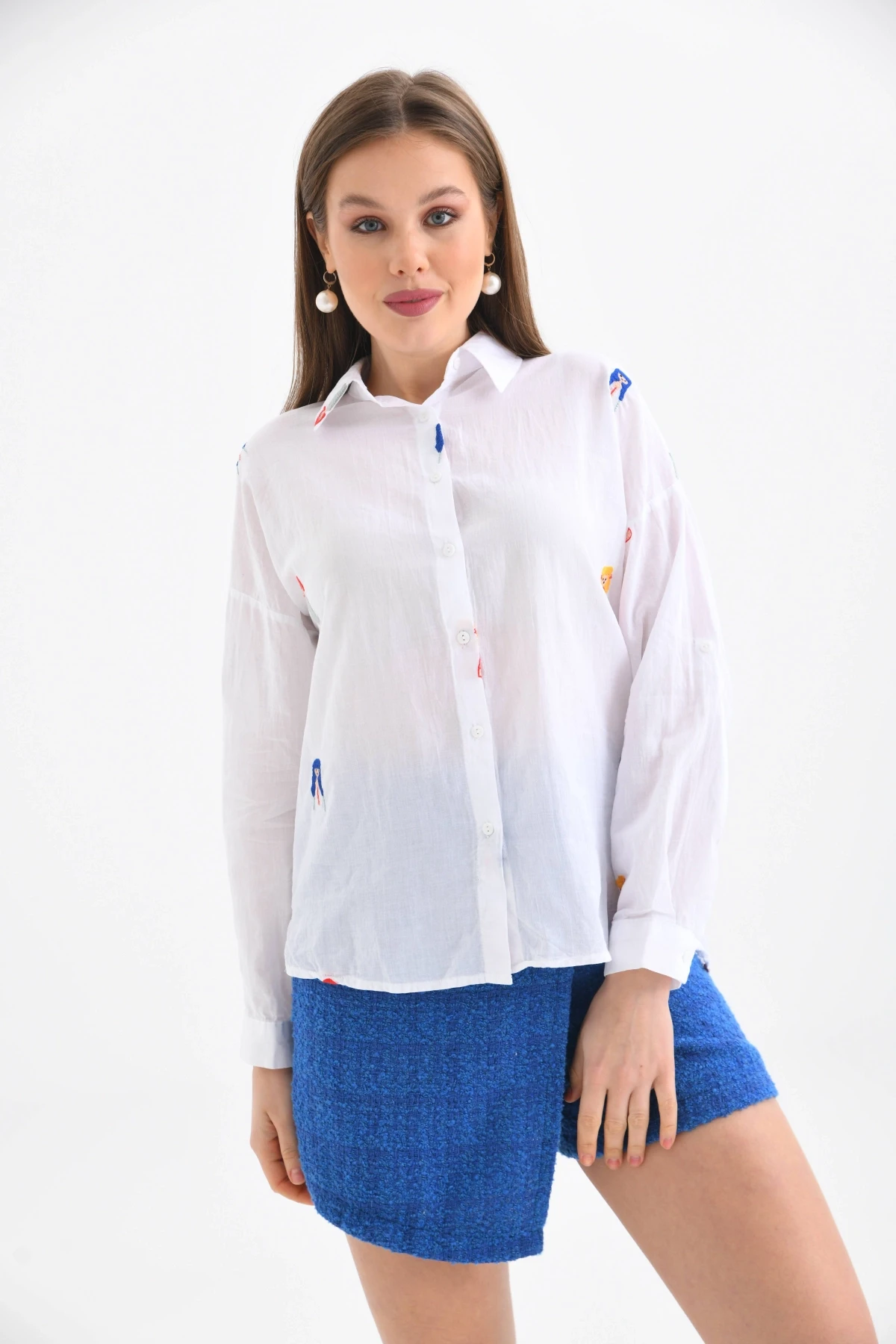 Nakış Detaylı Uzun Kol Gömlek