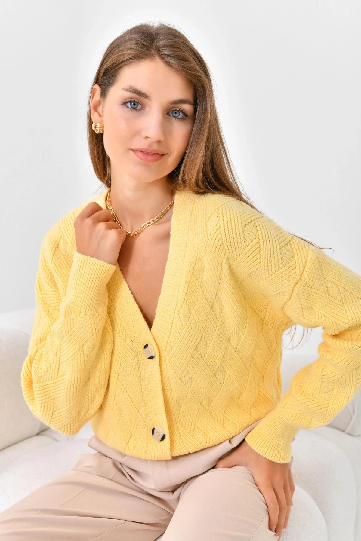 Yumuşak Dokulu Sarı Hırka