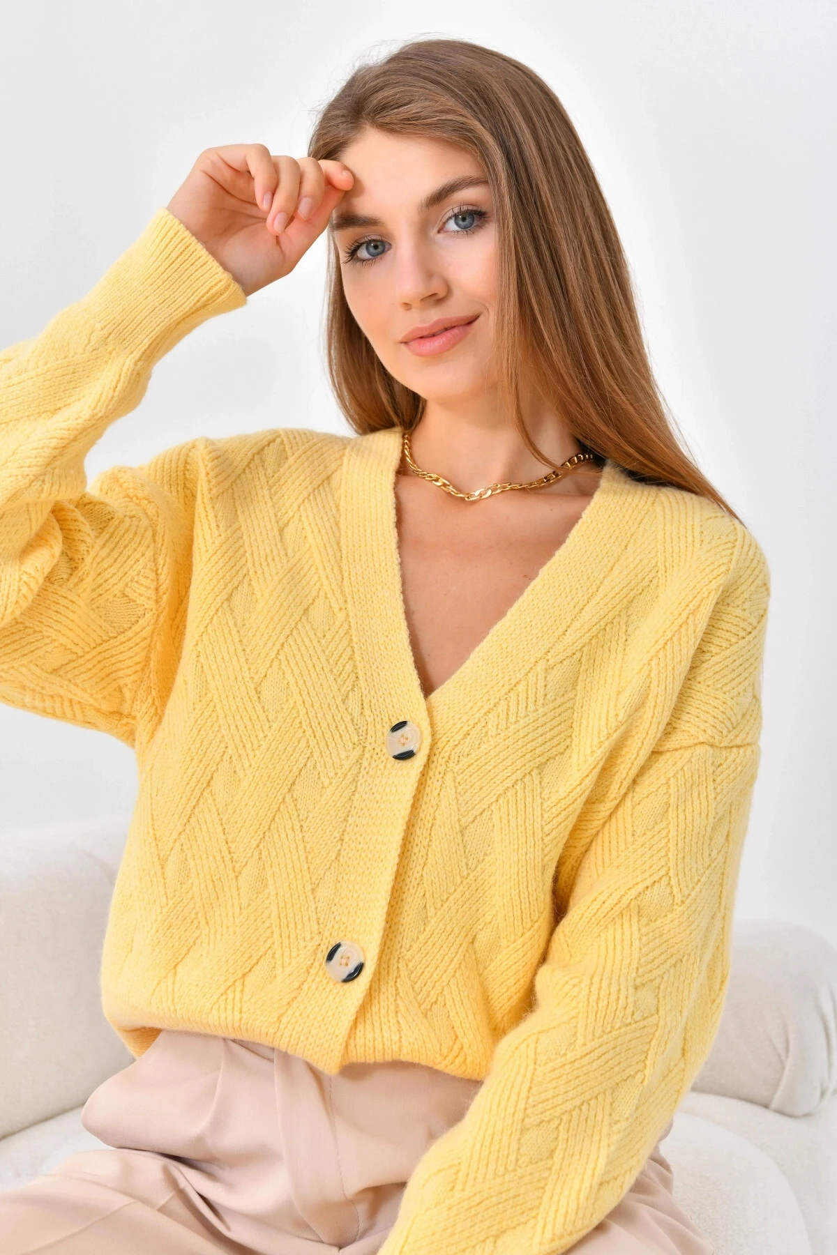 Yumuşak Dokulu Sarı Hırka