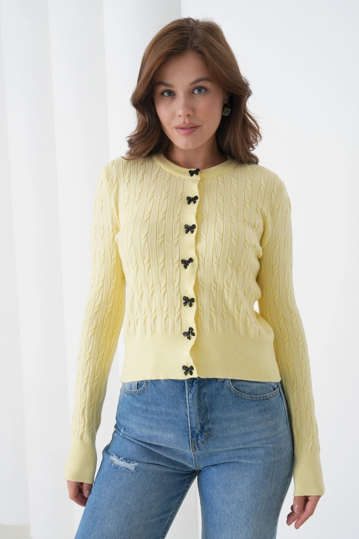 Kadın Bisiklet Yaka Düğme Detay Saç Örgü Yumuşak Dokulu Triko Hırka 