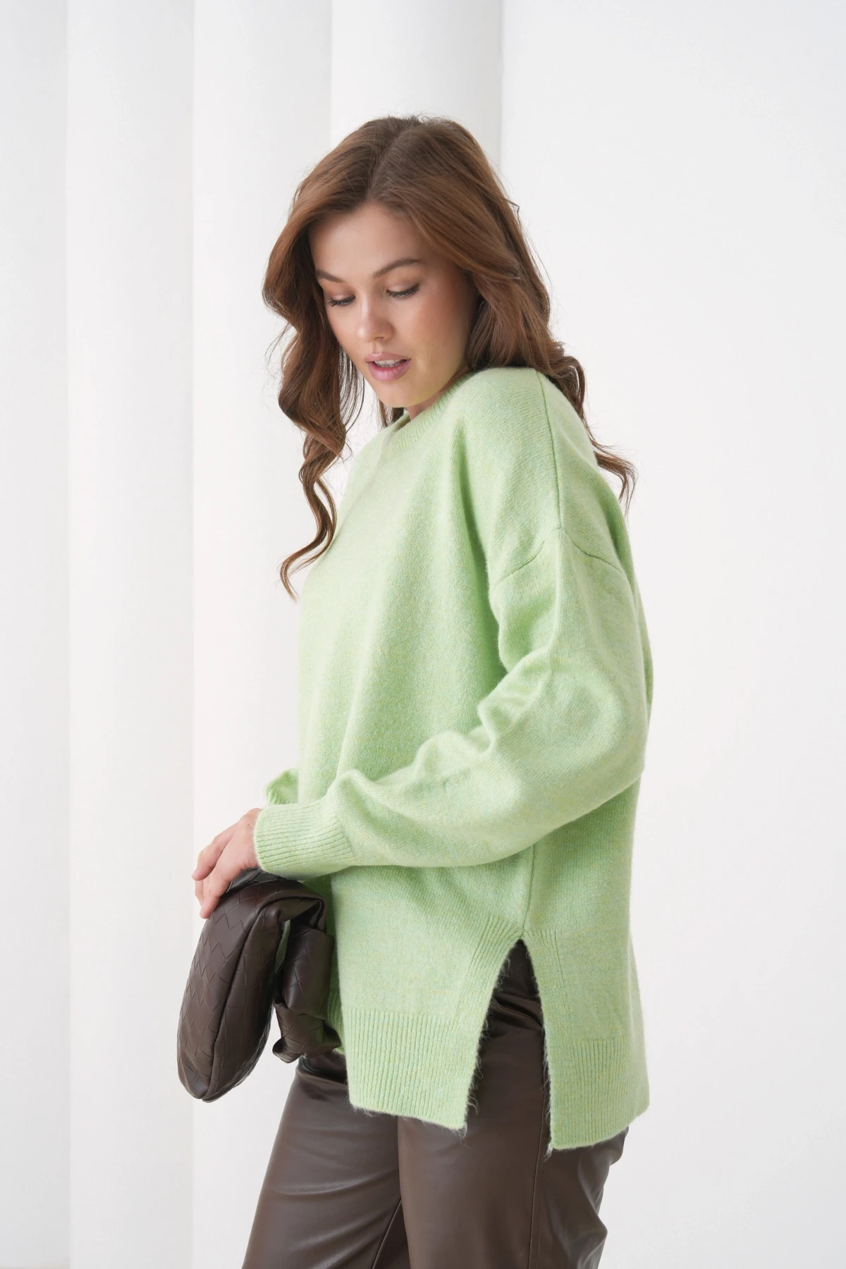 Kadın Bisiklet Yaka Yırtmaçlı Oversize Triko Kazak